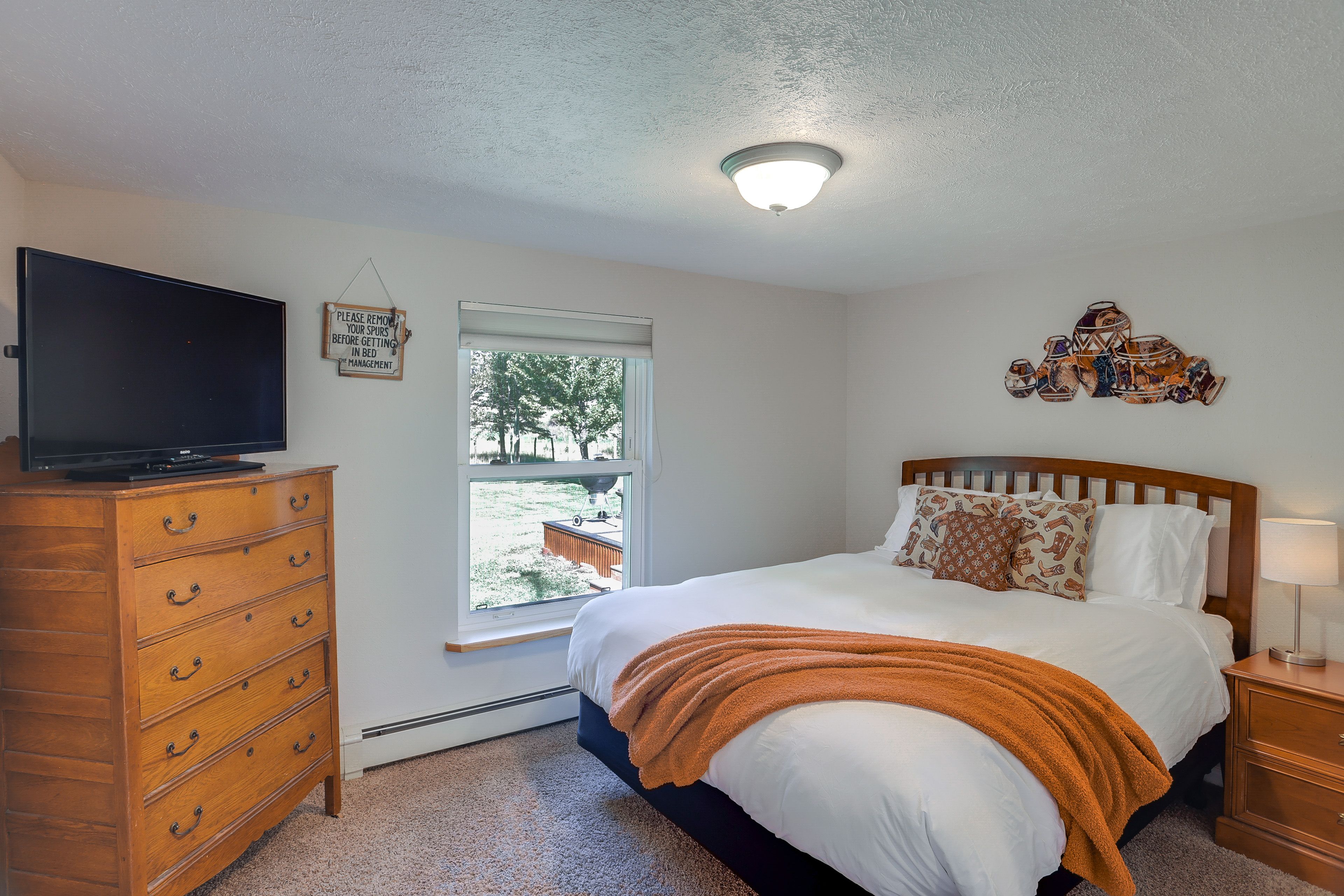 Bedroom 2 | Queen Bed