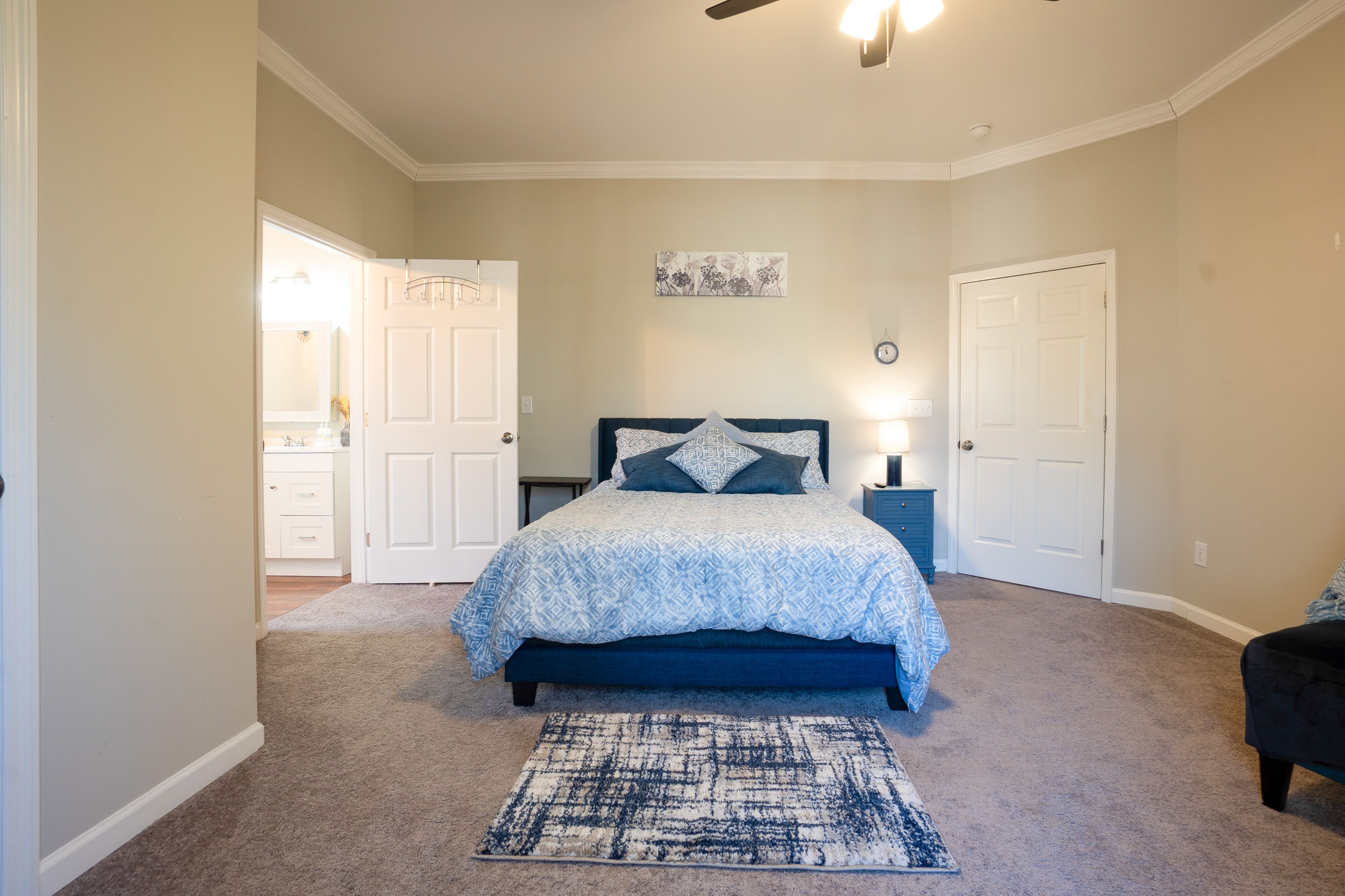 Bedroom 1 | King Bed | Smart TV