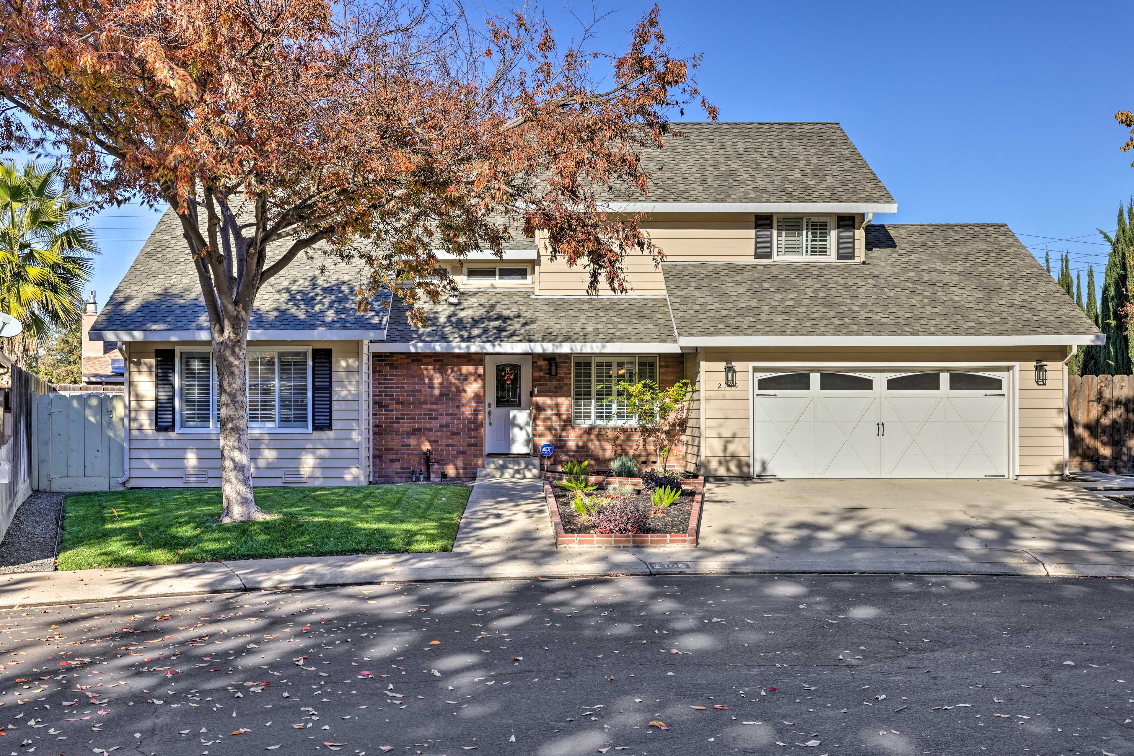 Modesto Vacation Rental | 3BR | 2.5BA | Stairs Required | 2,249 Sq Ft