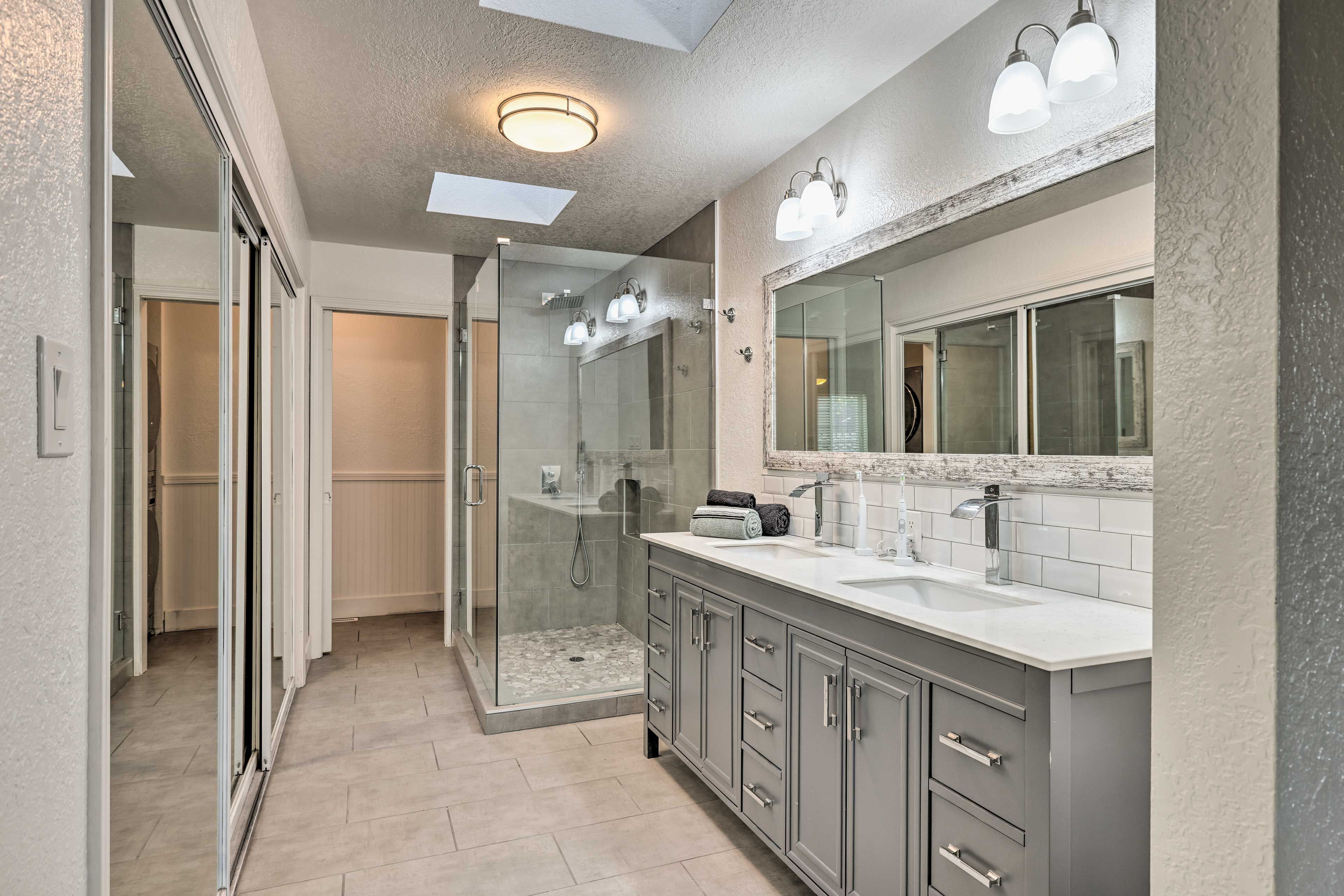 En-Suite Bathroom | Complimentary Toiletries