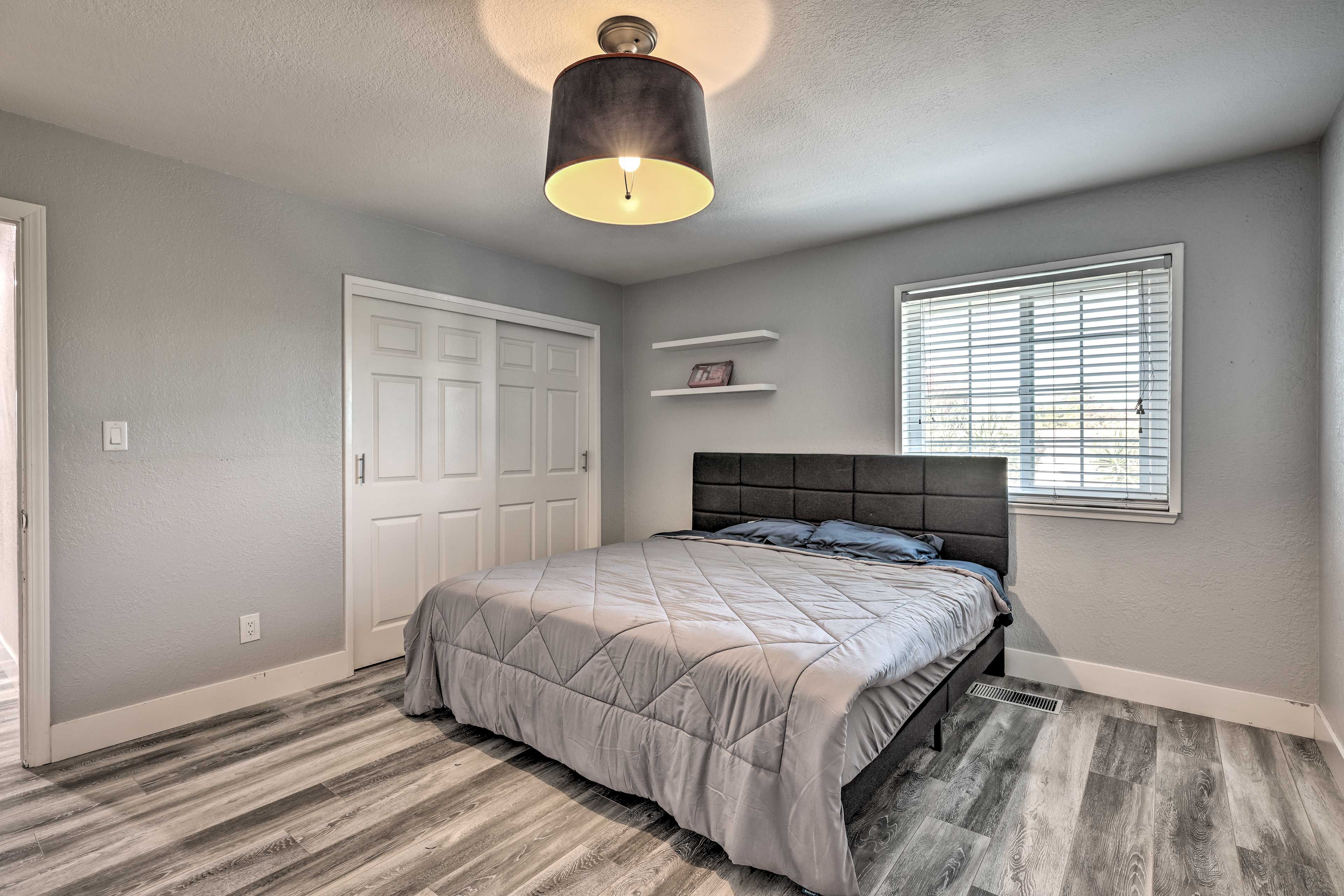 Bedroom 3 | Queen Bed