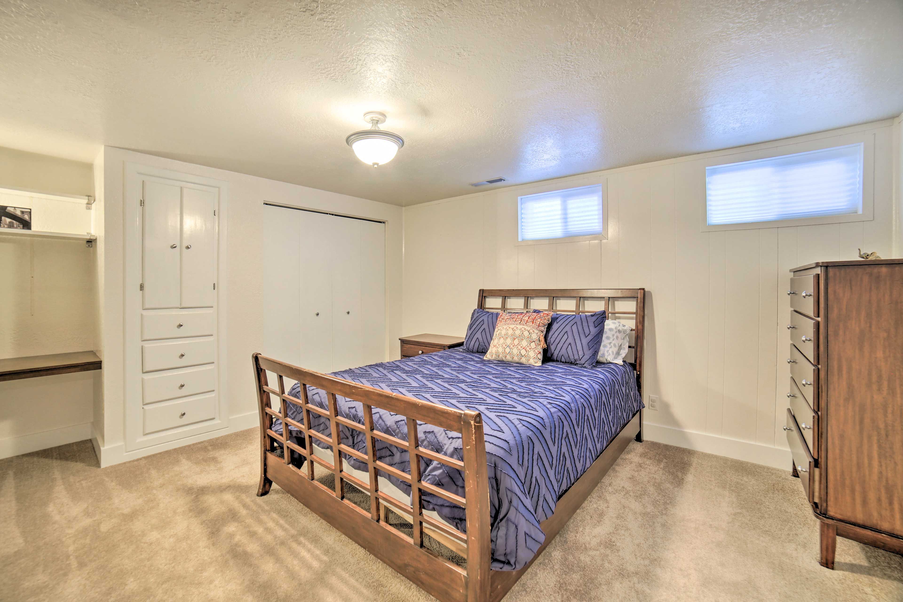 Bedroom 5 | Queen Bed