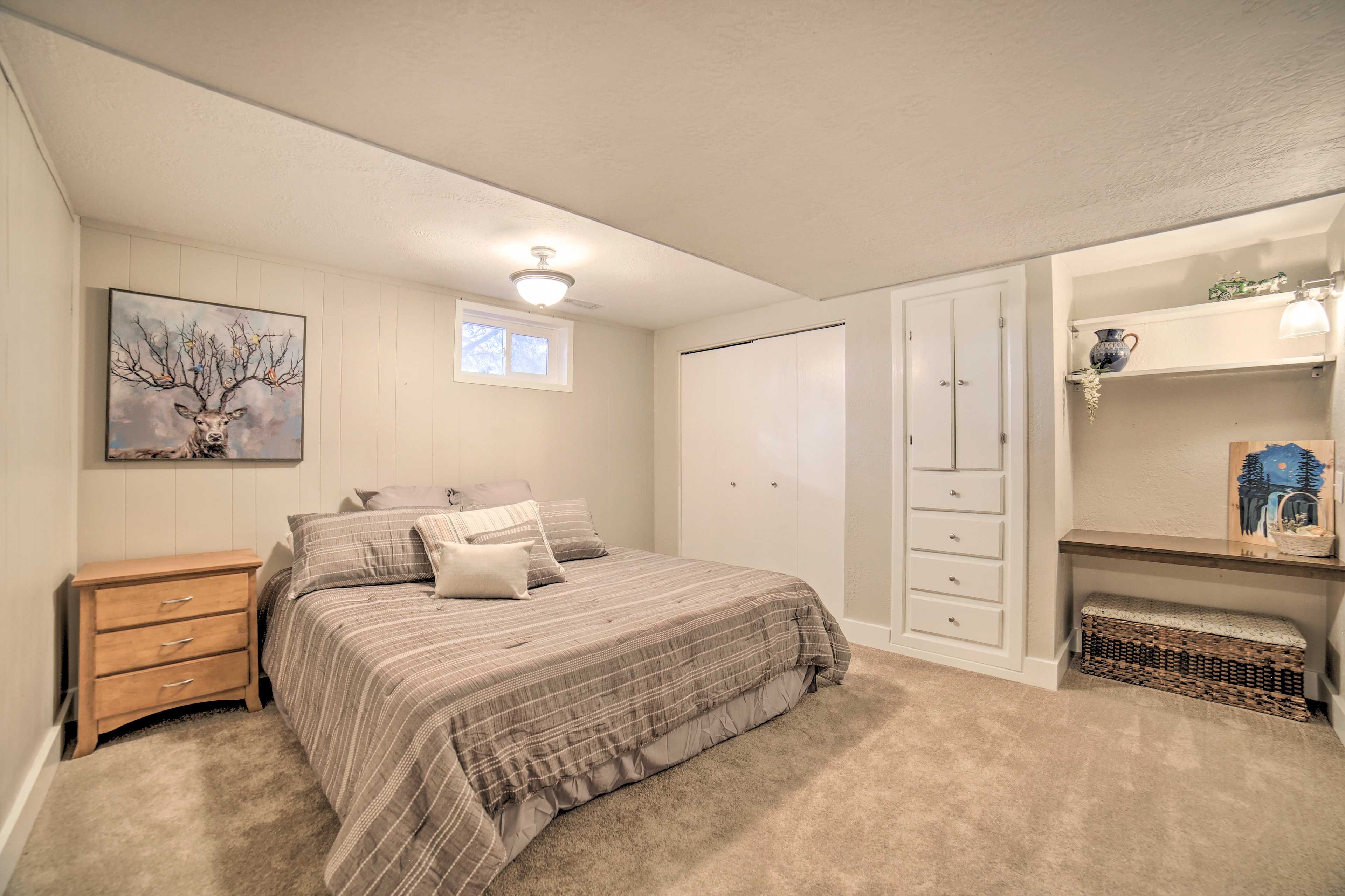 Bedroom 4 | King Bed