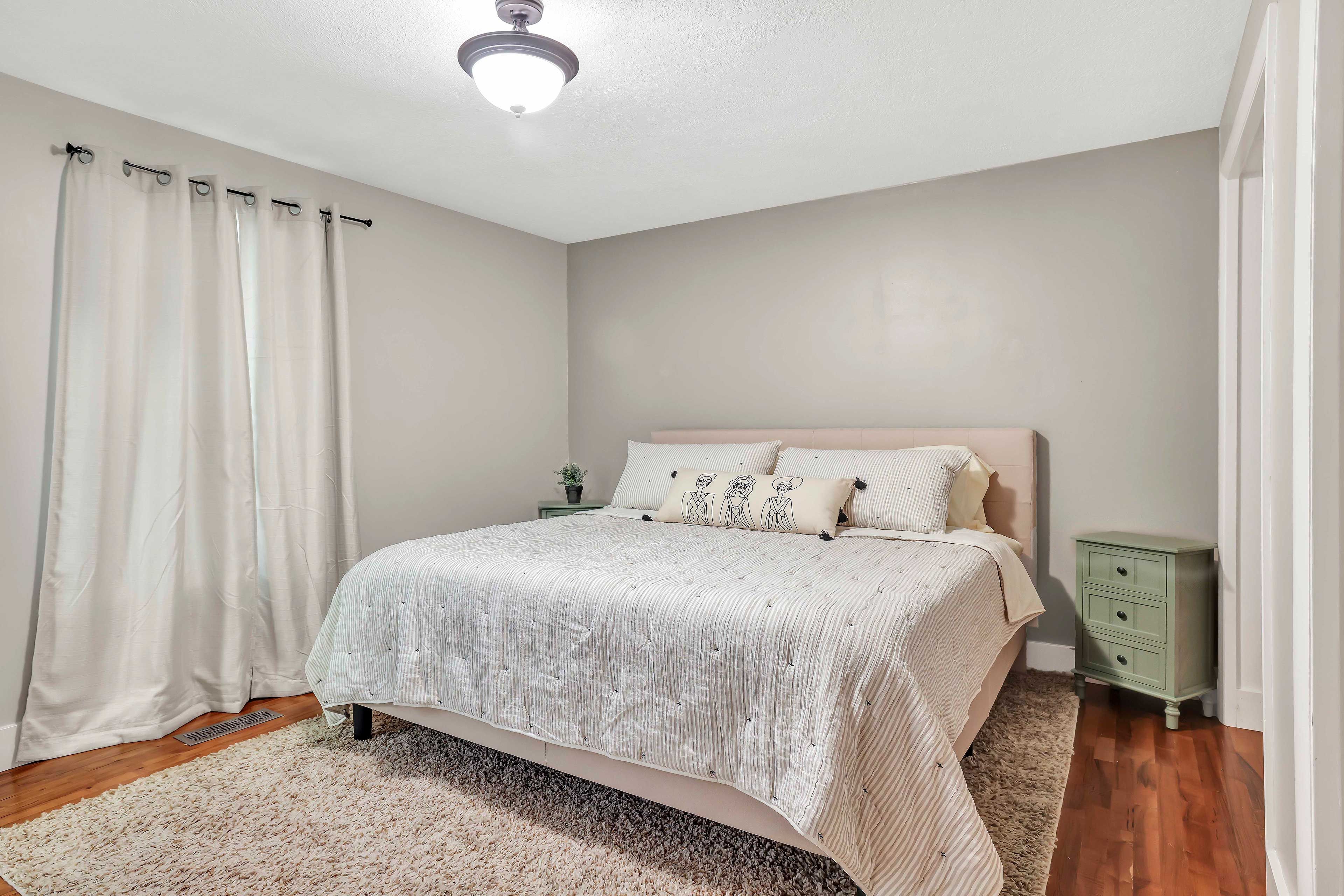 Bedroom 1 | King Bed | Linens Provided | En-Suite Bathroom