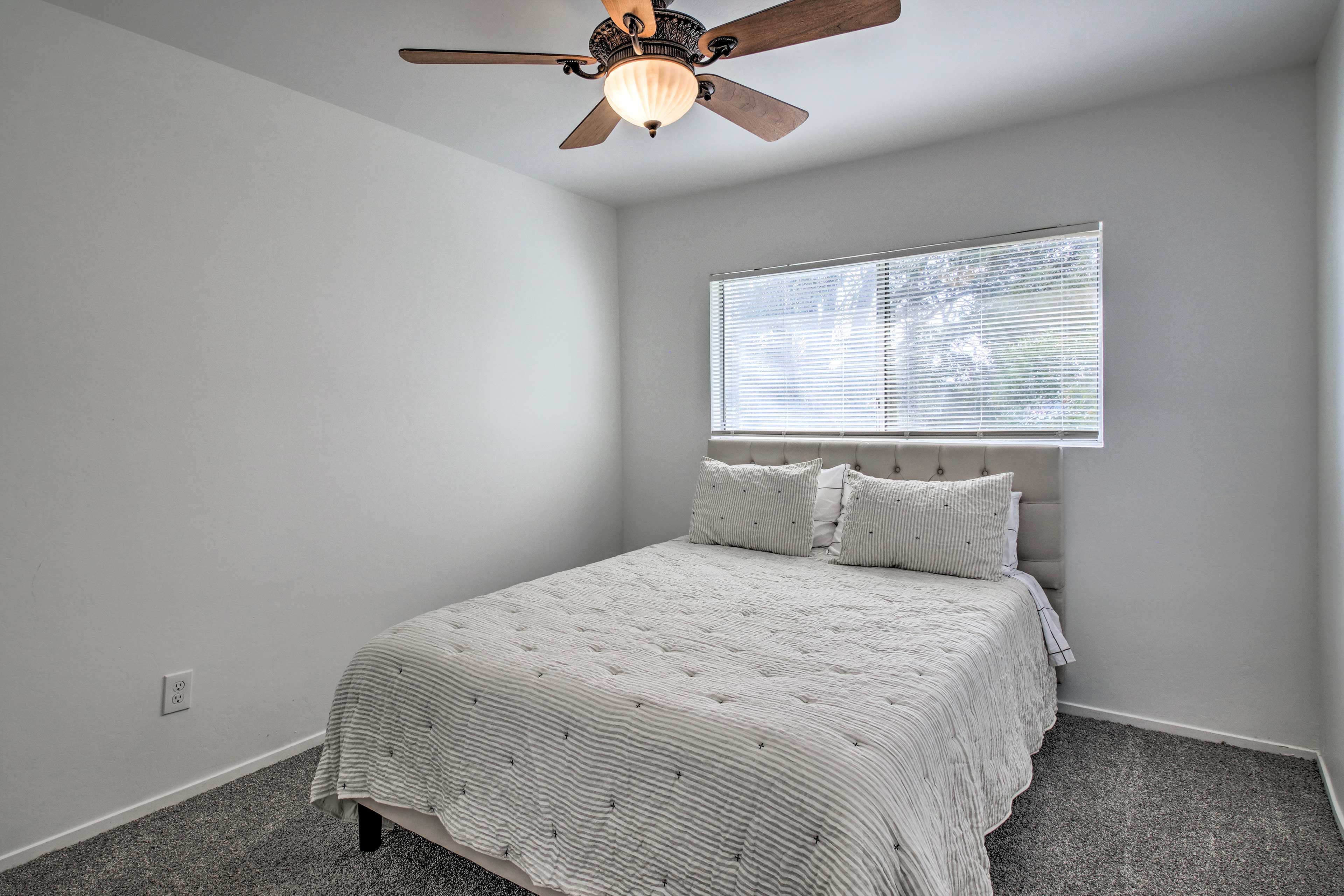 Bedroom 3 | Queen Bed