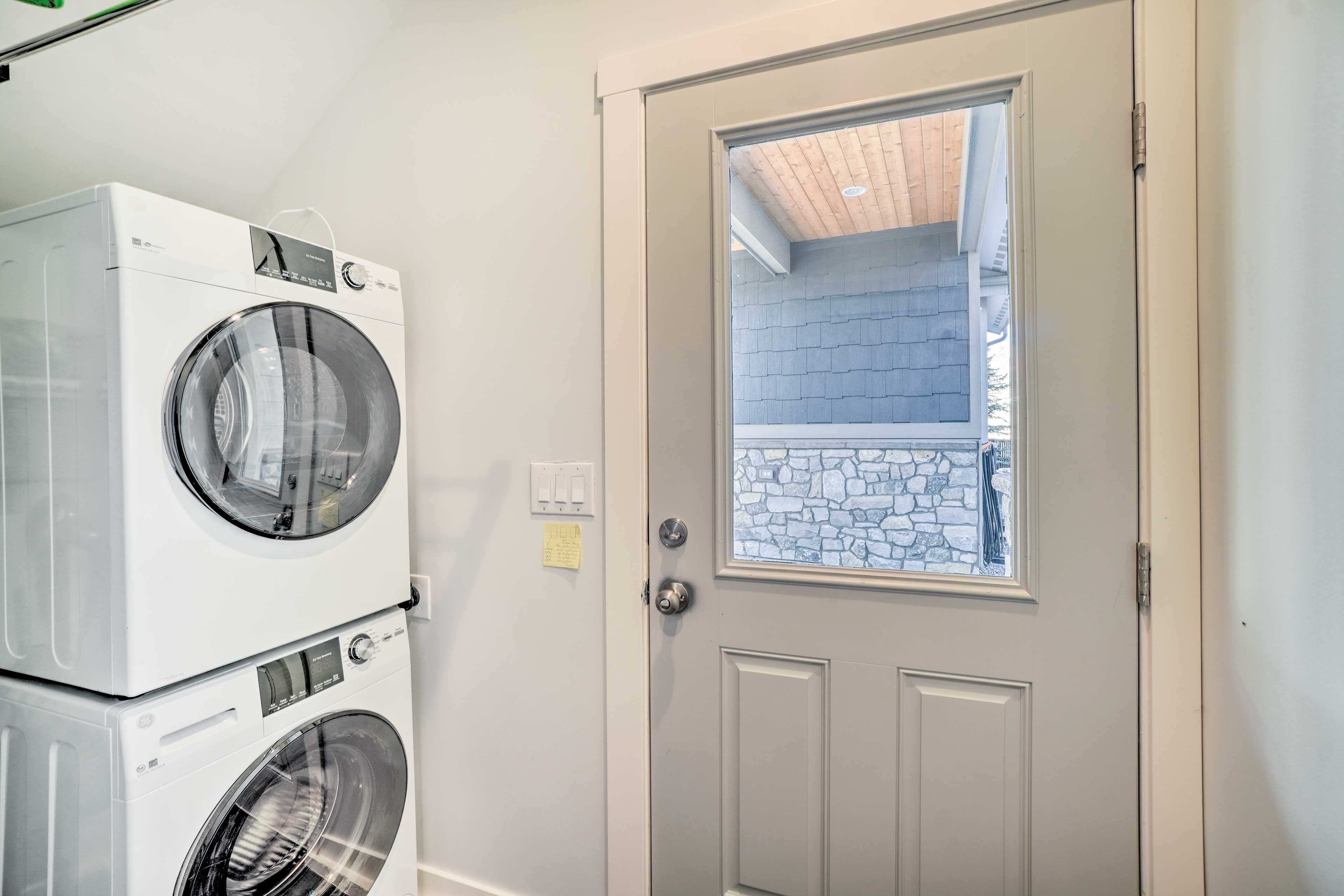Laundry Area | Washer/Dryer | Trash Bags/Paper Towels