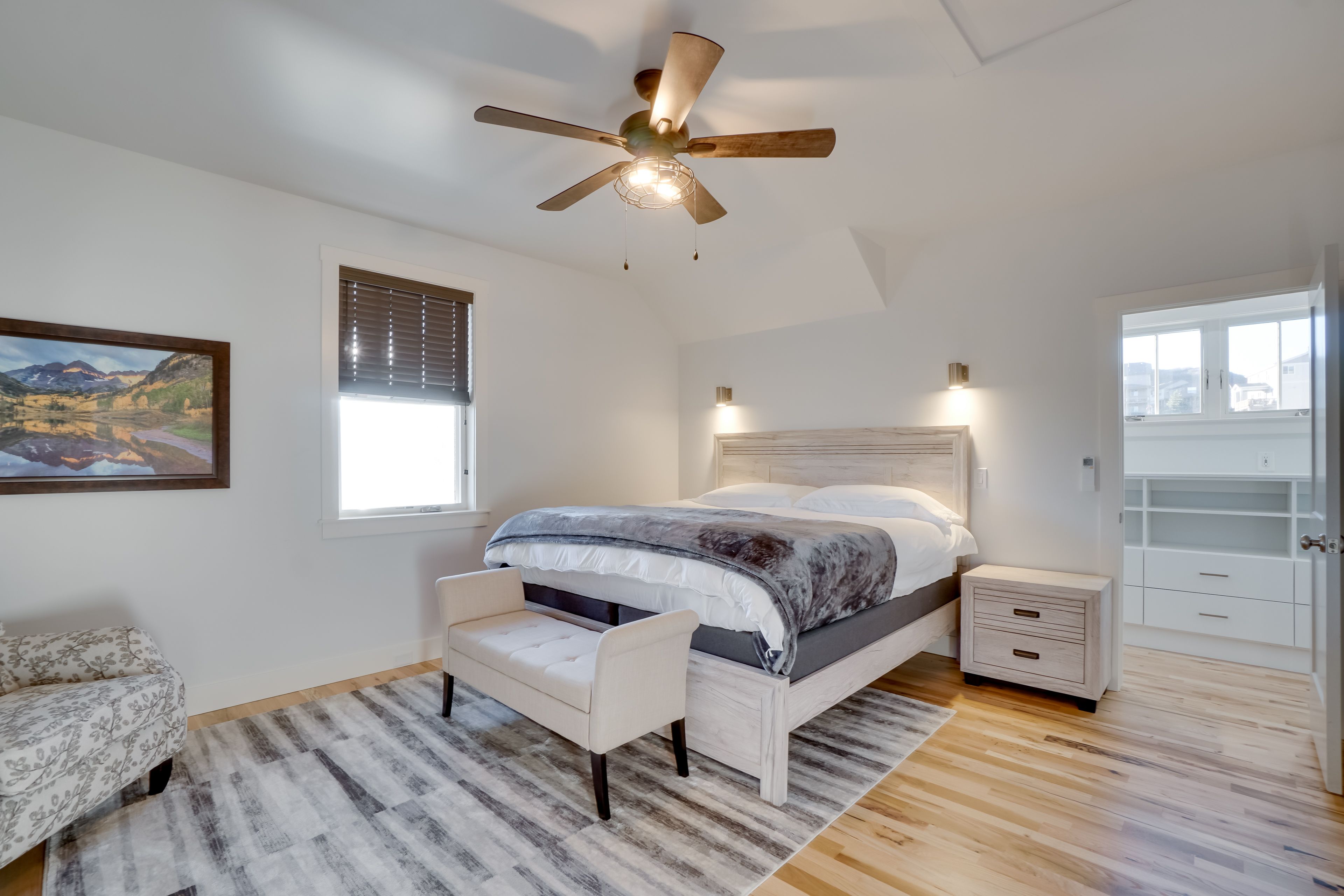 Bedroom | King Bed | Seating | Linens Provided | En-Suite Bathroom