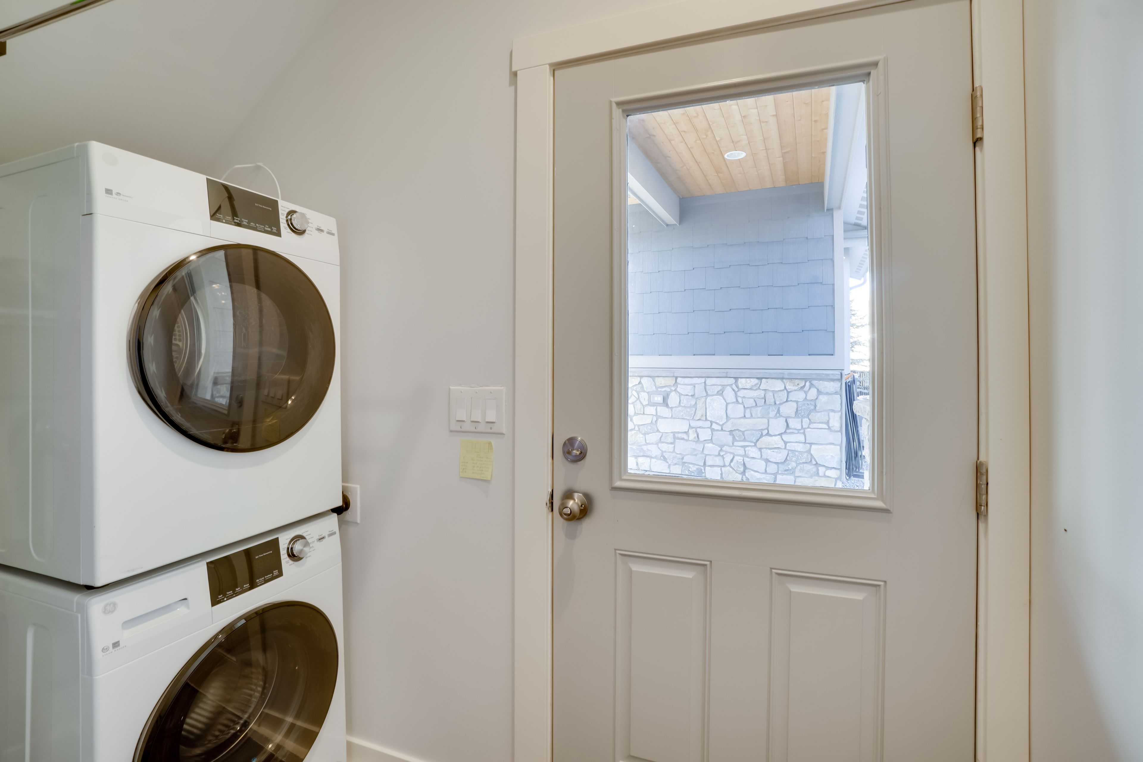 Laundry Area | Washer/Dryer | Trash Bags/Paper Towels
