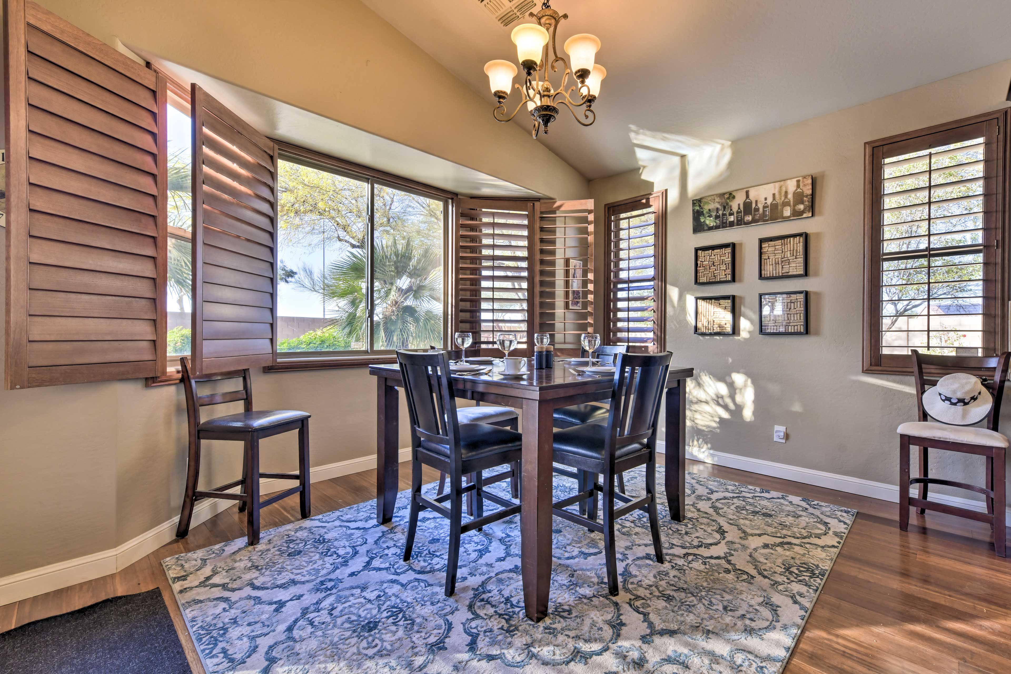 Dining Area | Dishware & Flatware Provided