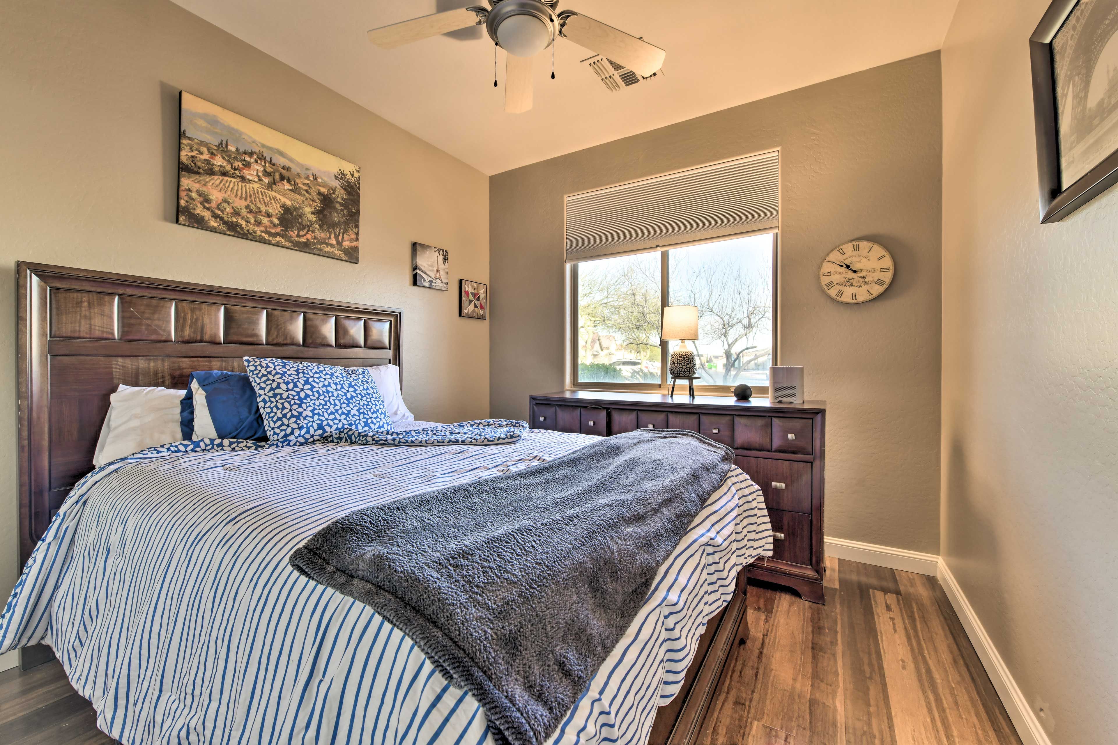 Bedroom 2 | Queen Bed