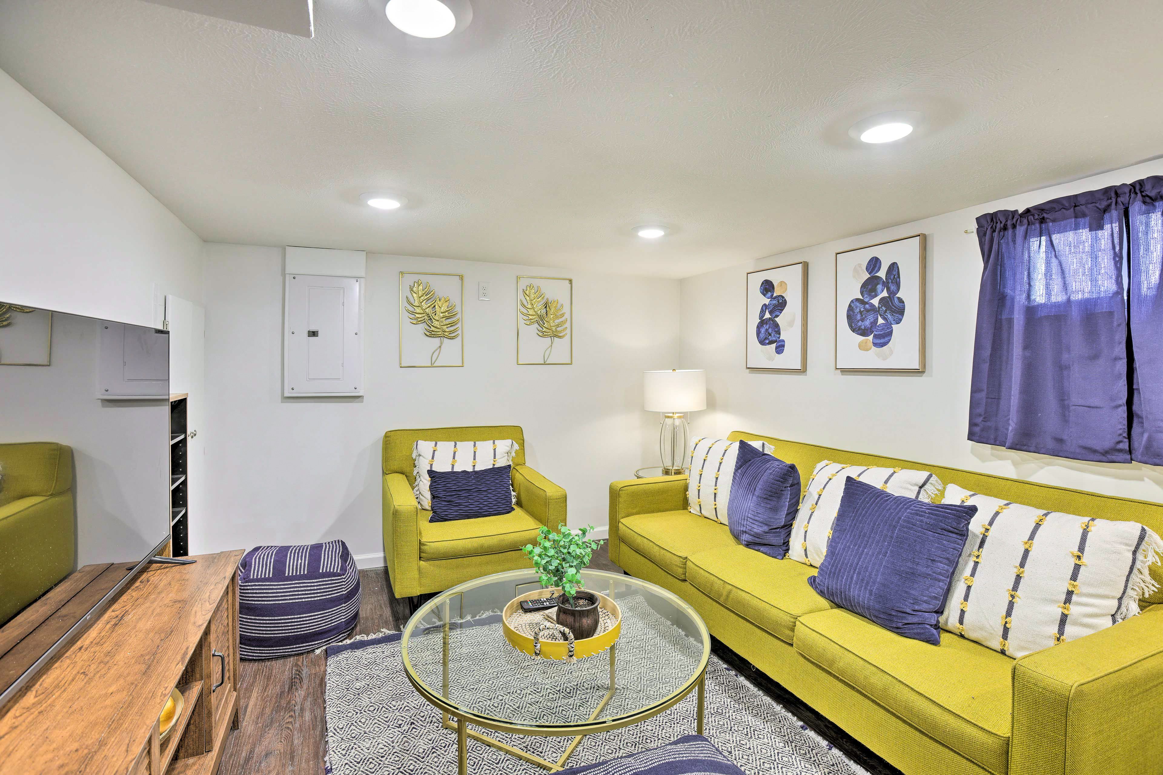 Omaha Vacation Rental | 1BR | 1BA | 1,000 Sq Ft | Steps to Enter