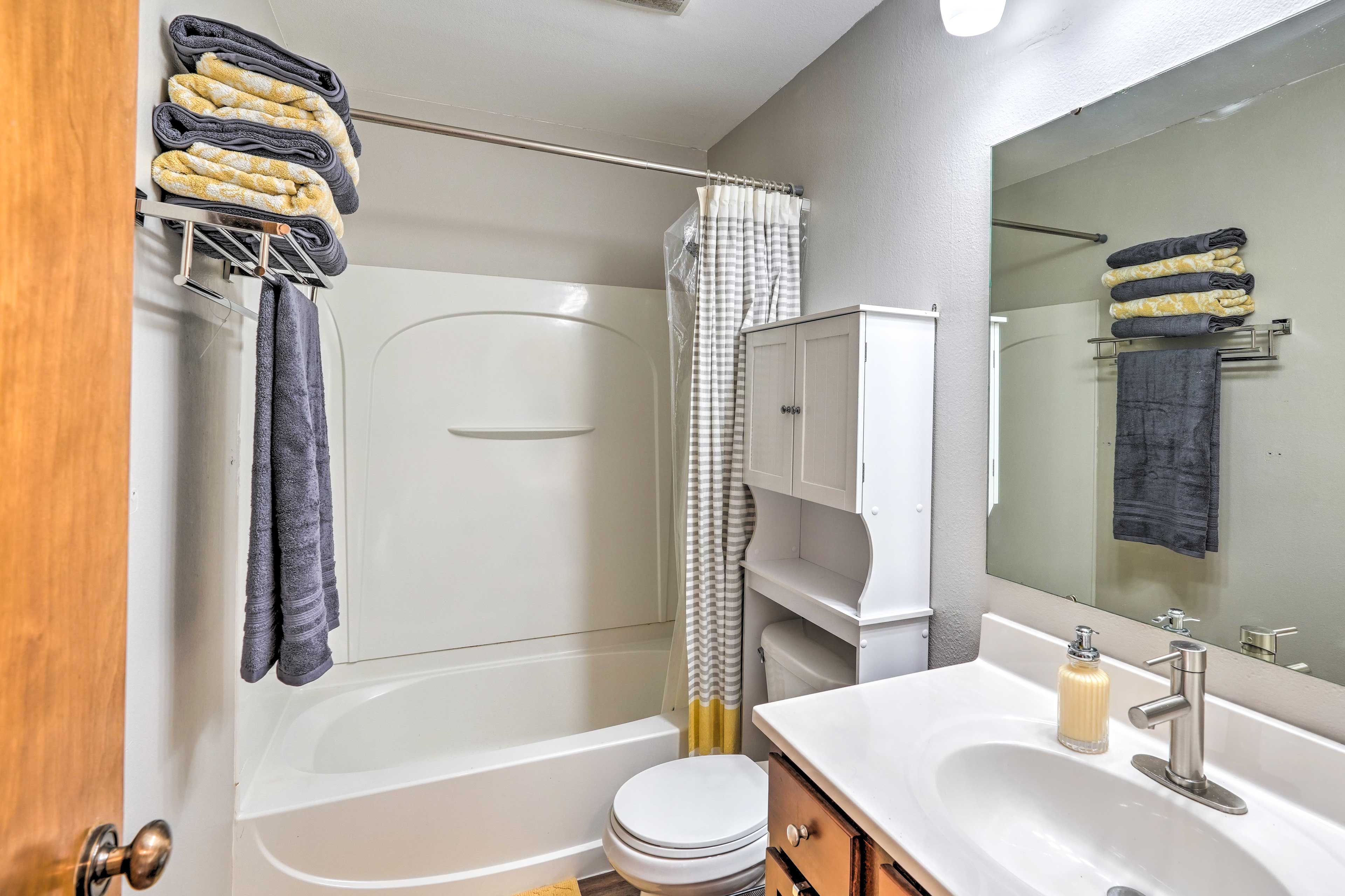 En-Suite Bathroom | Towels Provided