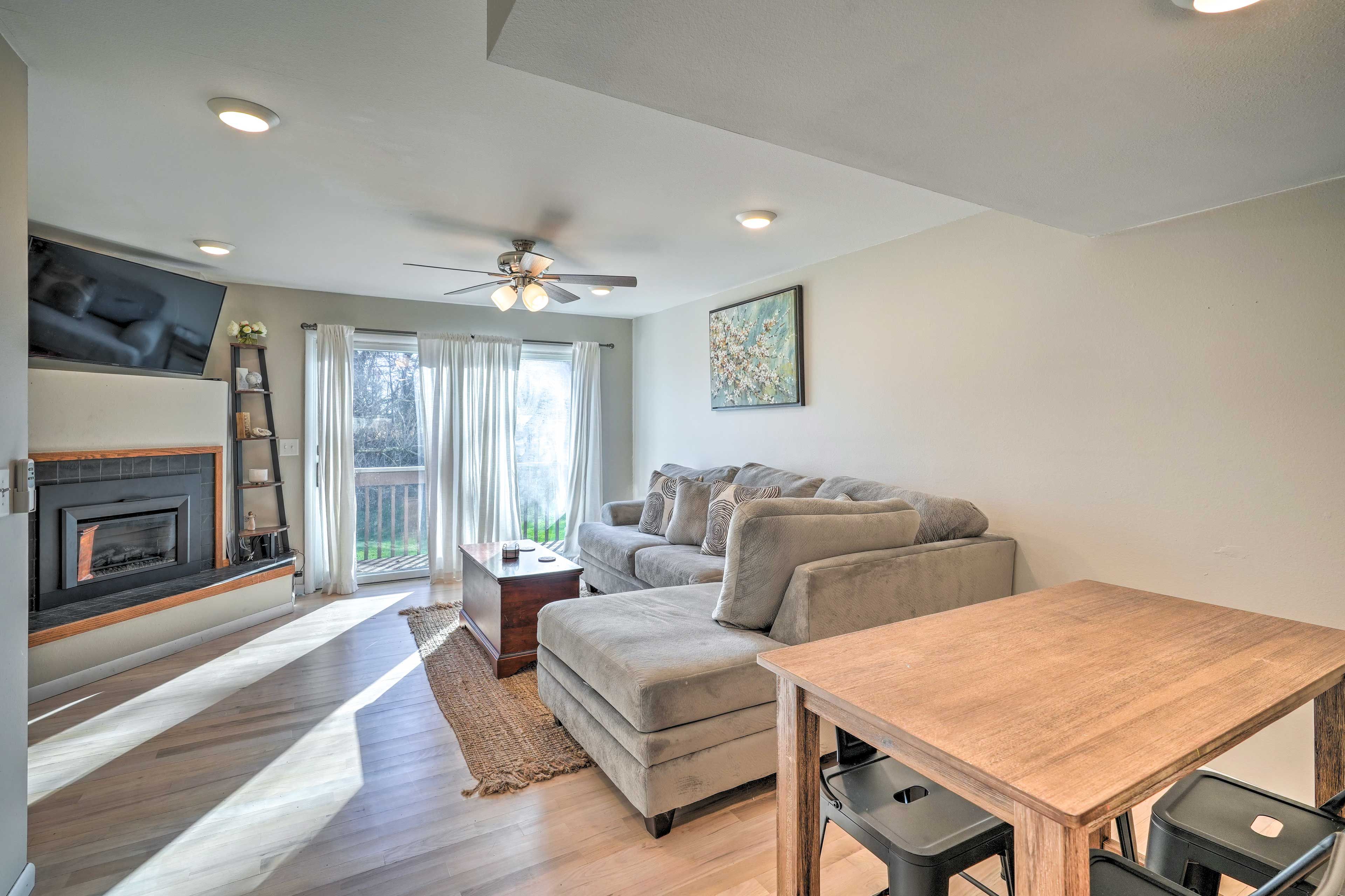 Iowa City Vacation Rental | 2BR | 1.5BA | Stairs Required for Access
