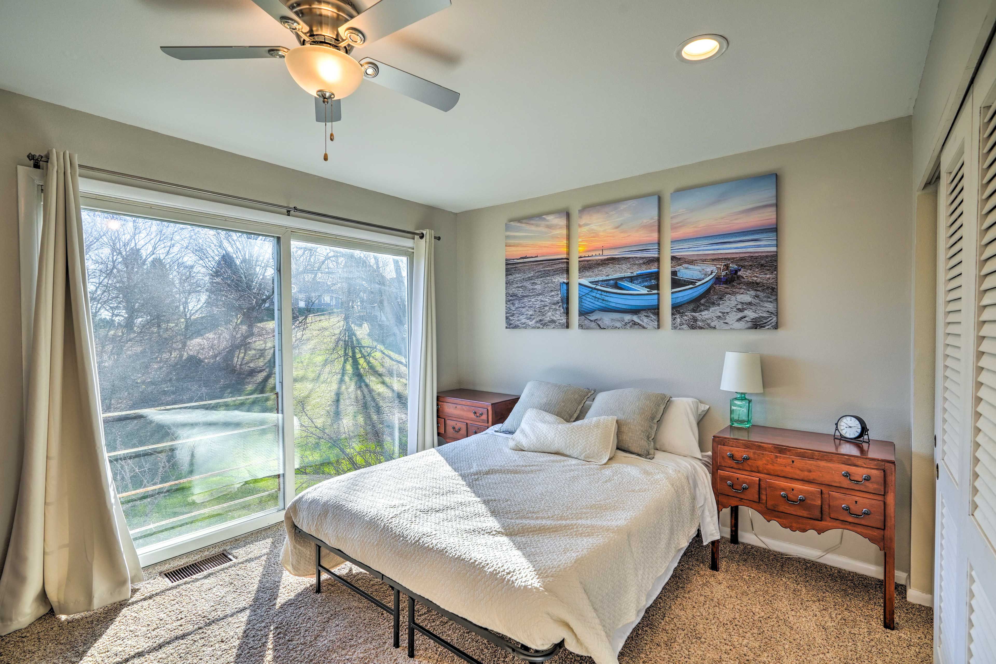 Bedroom 1 | Queen Bed | Linens Provided