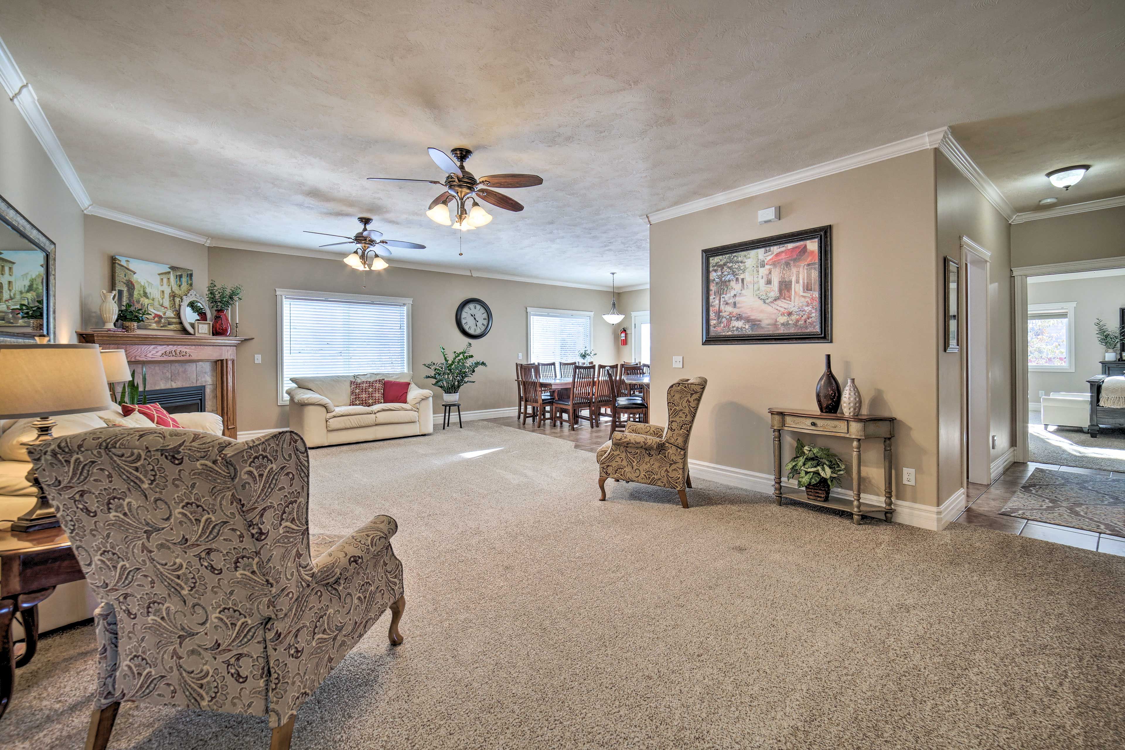 Living Room | Gas Fireplace