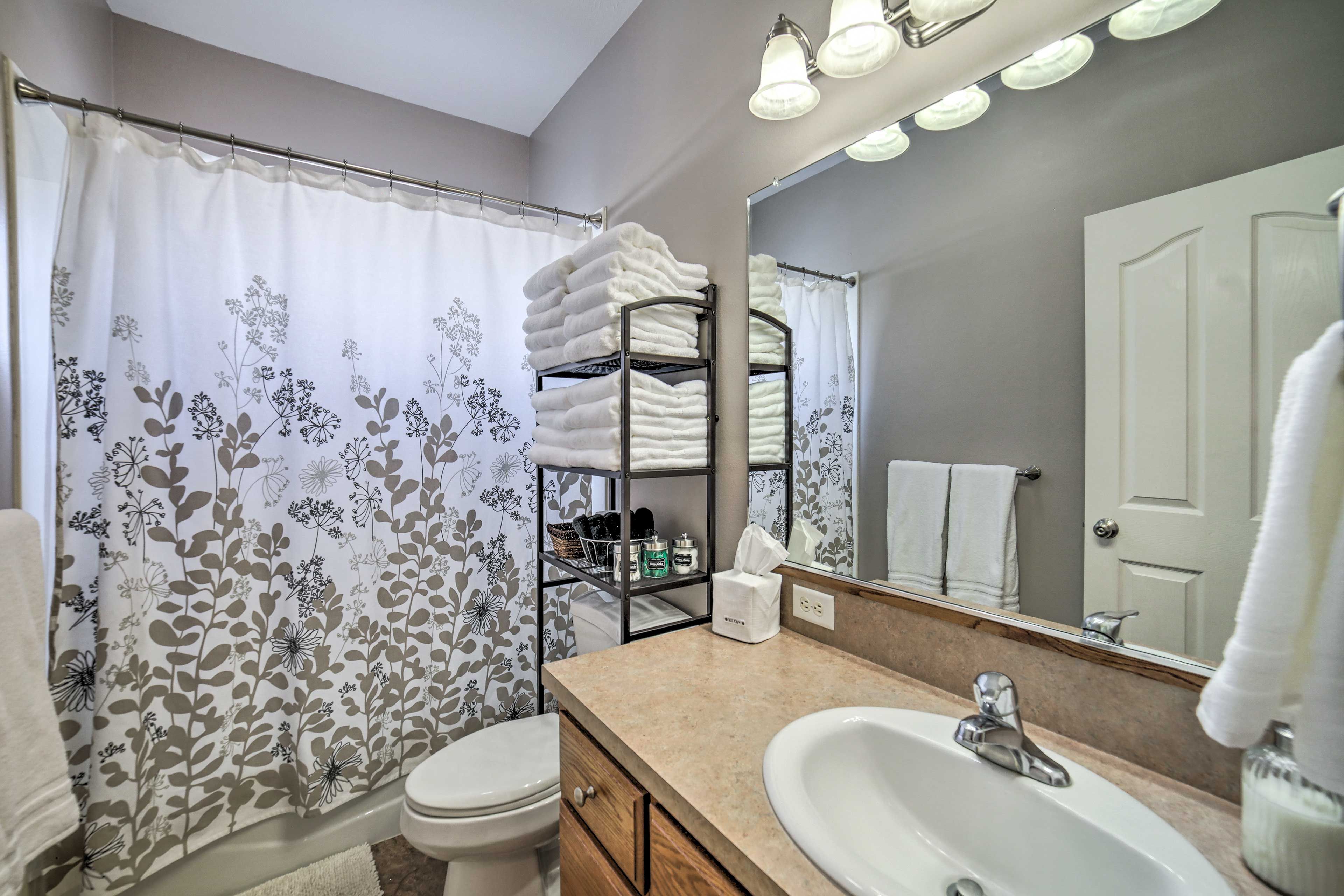 Full Bathroom | Towels & Linens Provided