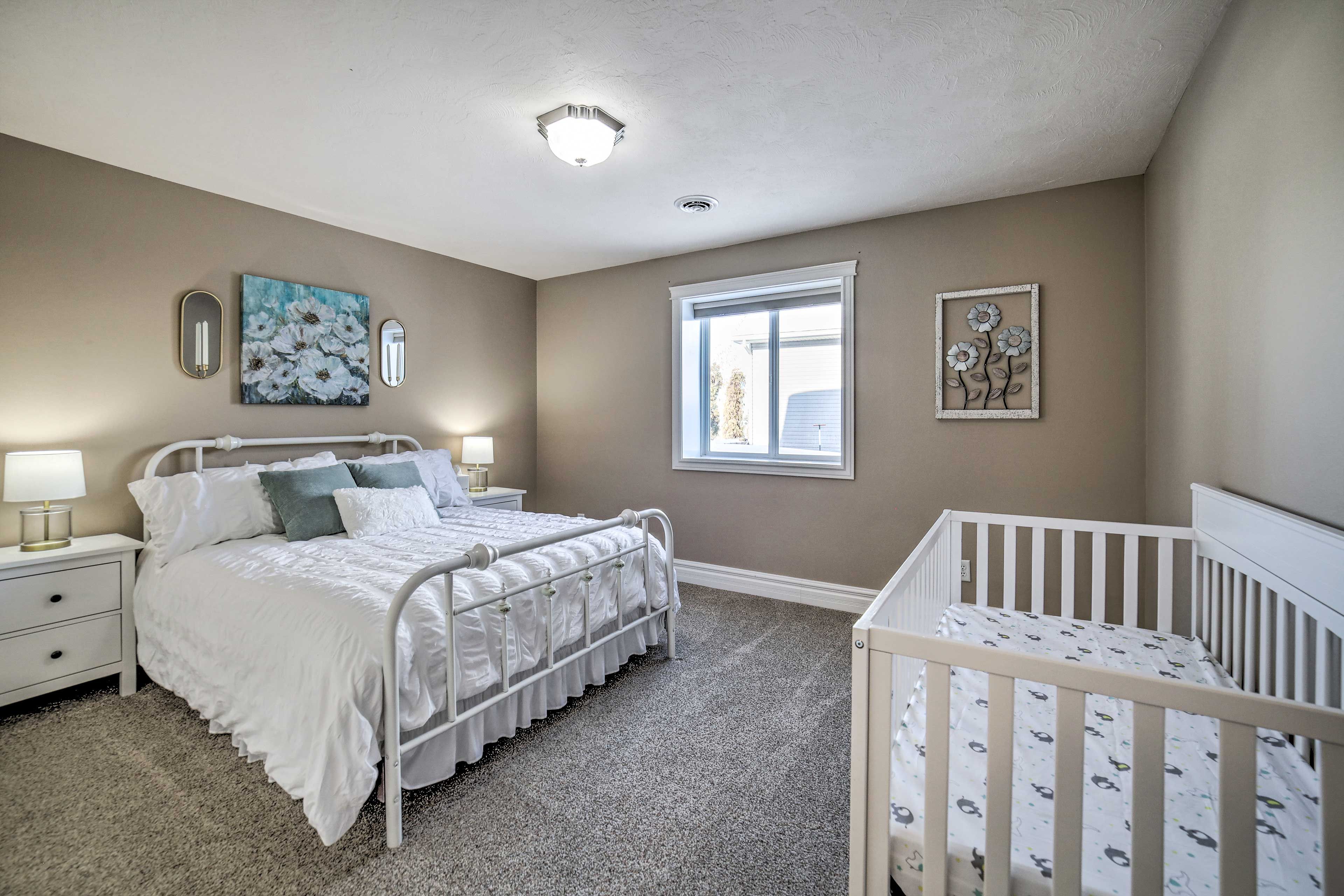 Bedroom 7 | Queen Bed, Crib | Basement