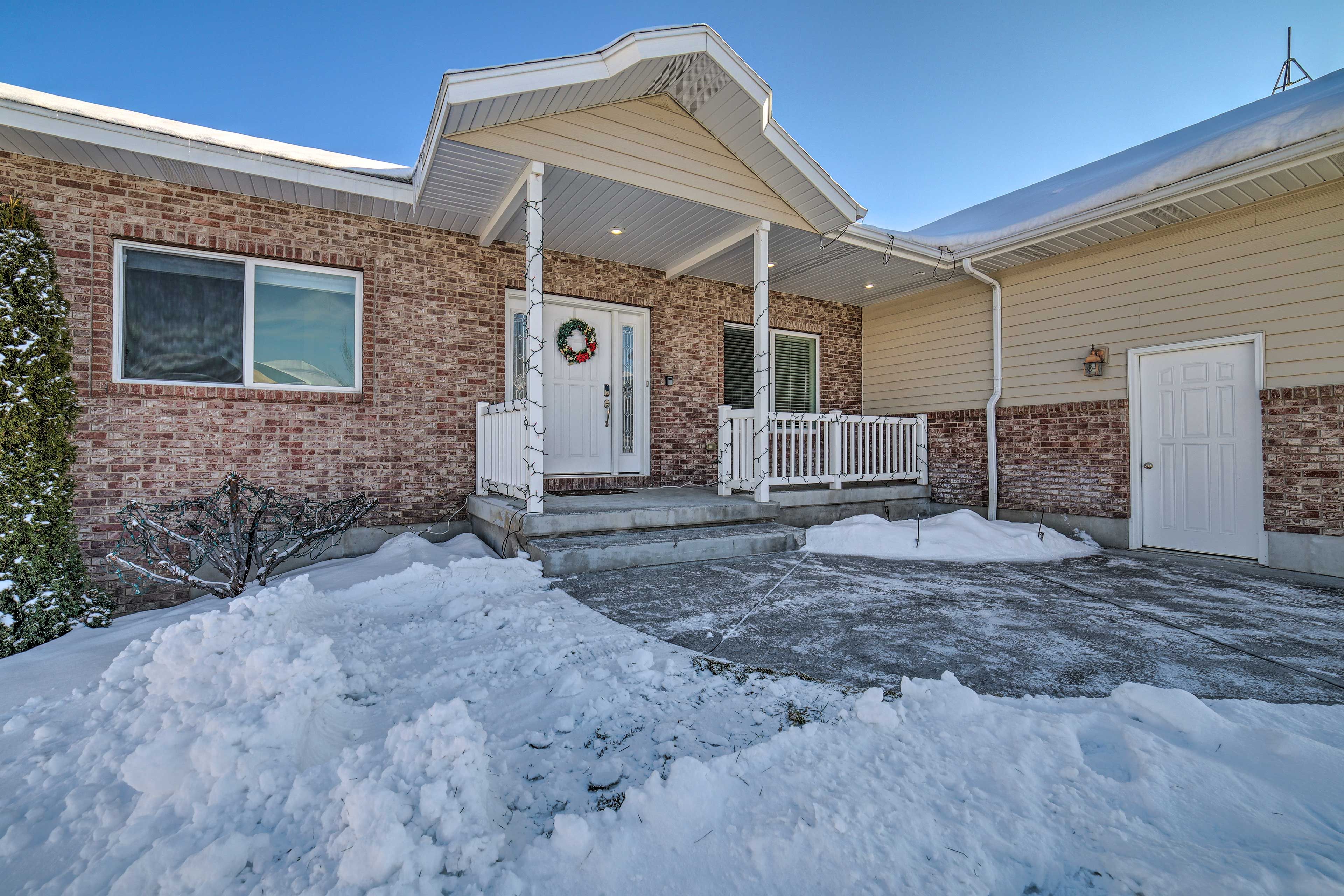 Front Entrance | Keyless Entry