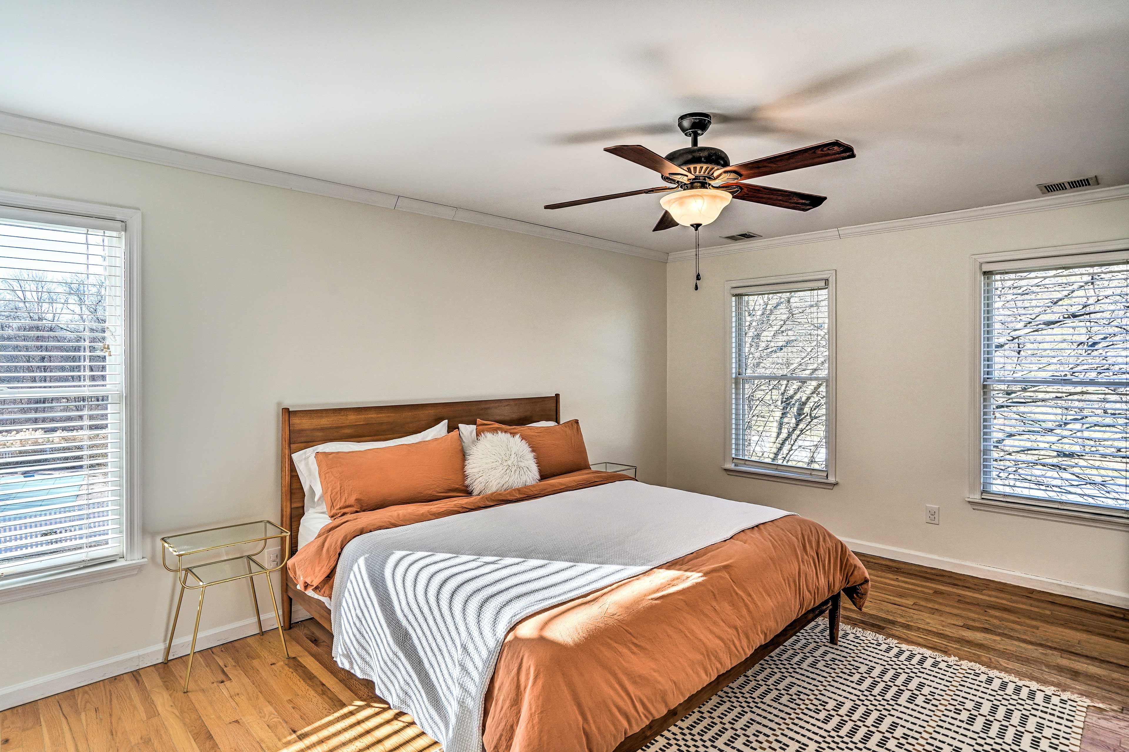 Bedroom 1 | King Bed