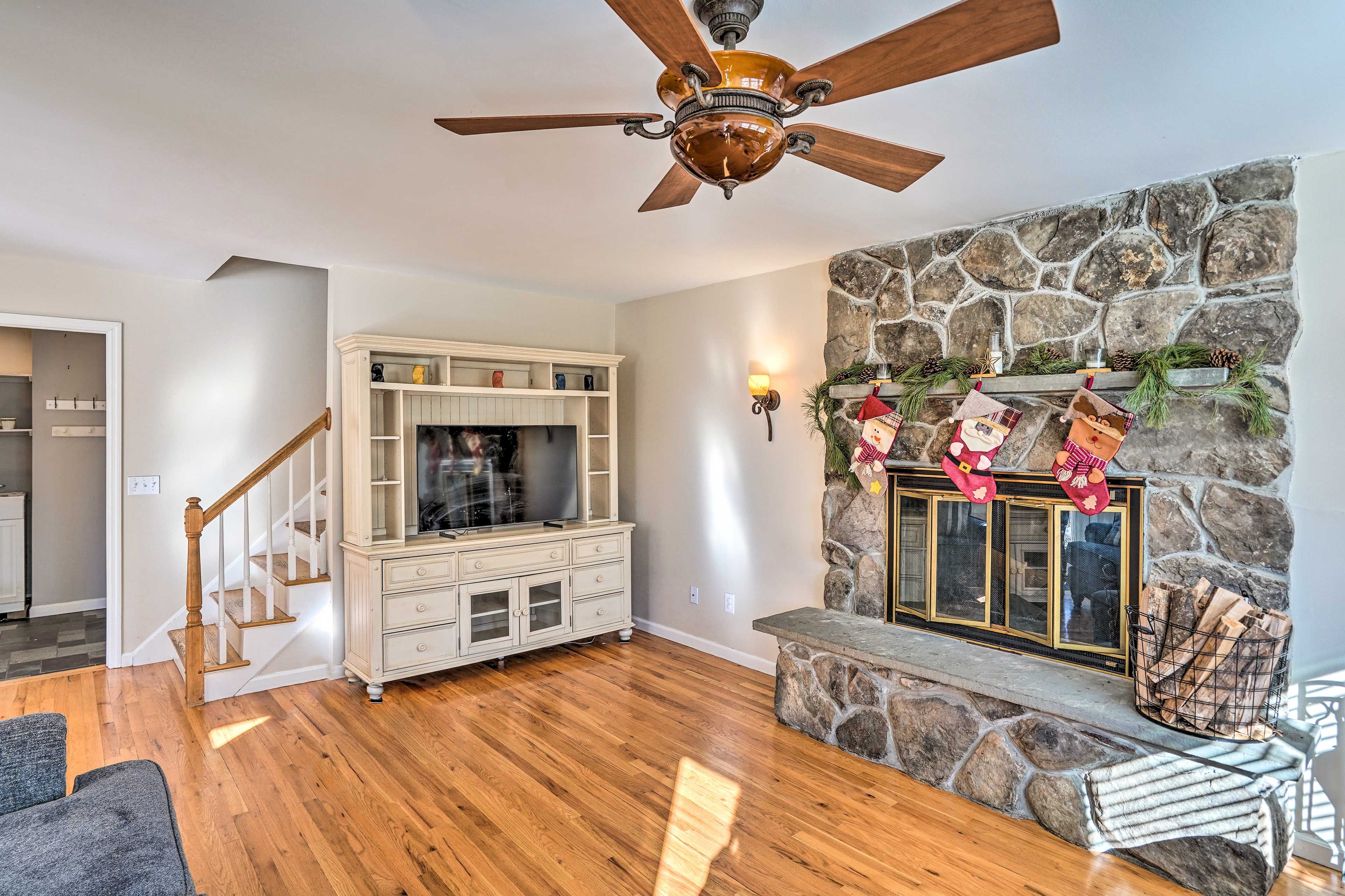 Lagrangeville Vacation Rental | 5BR | 3BA | 4,000 Sq Ft | Steps Required