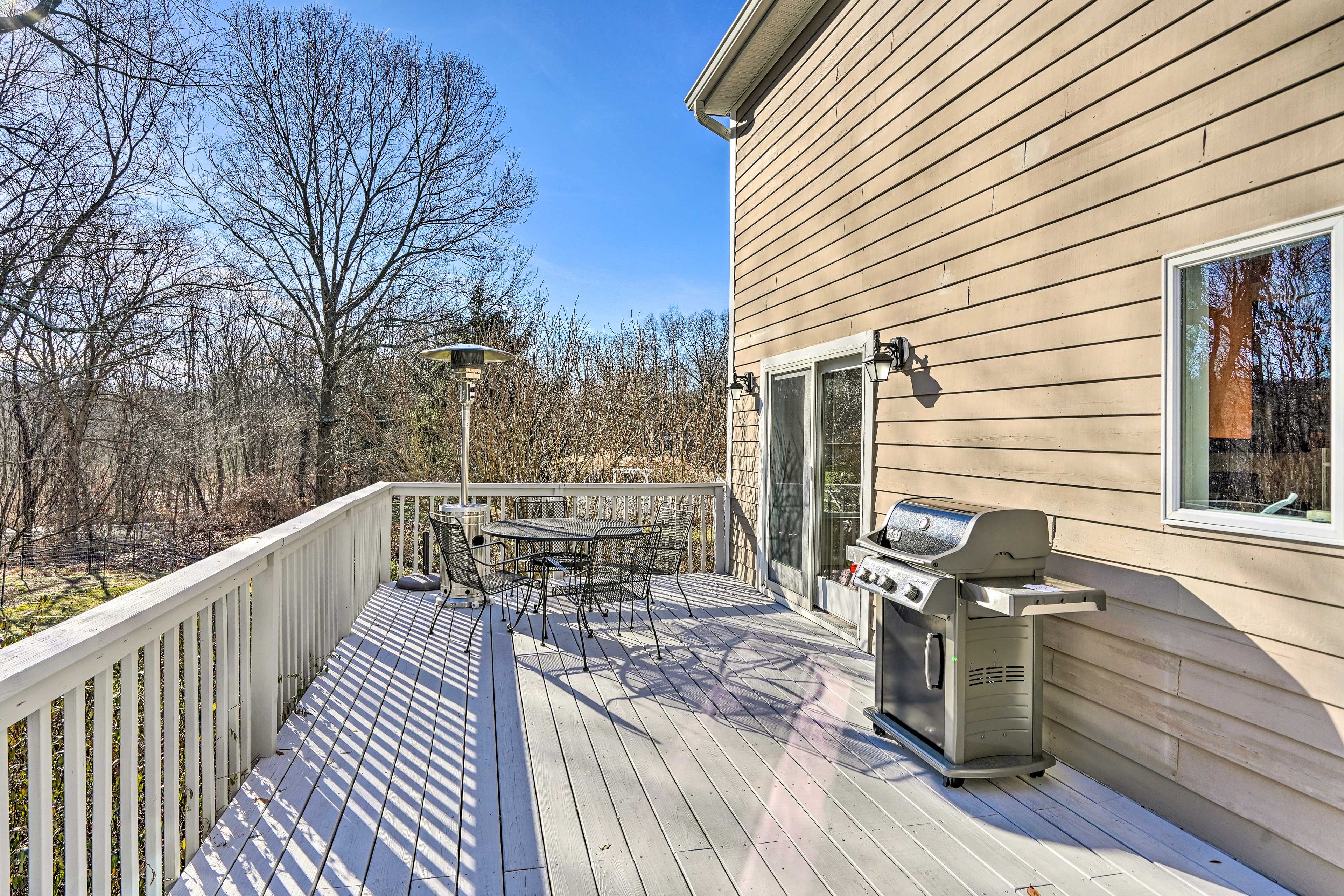 Deck | Dining Area | Gas Grill