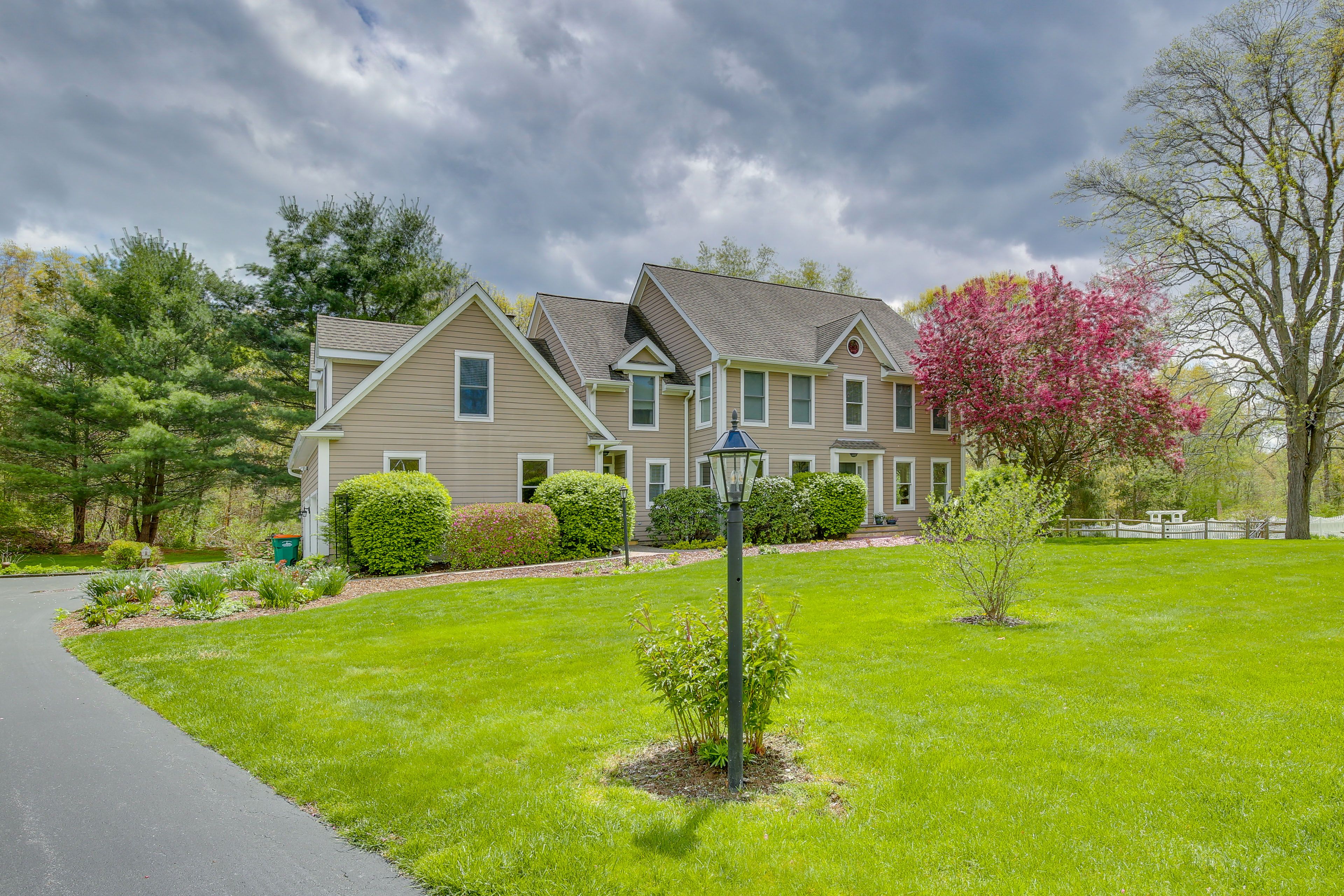 Driveway Parking (4 Vehicles)