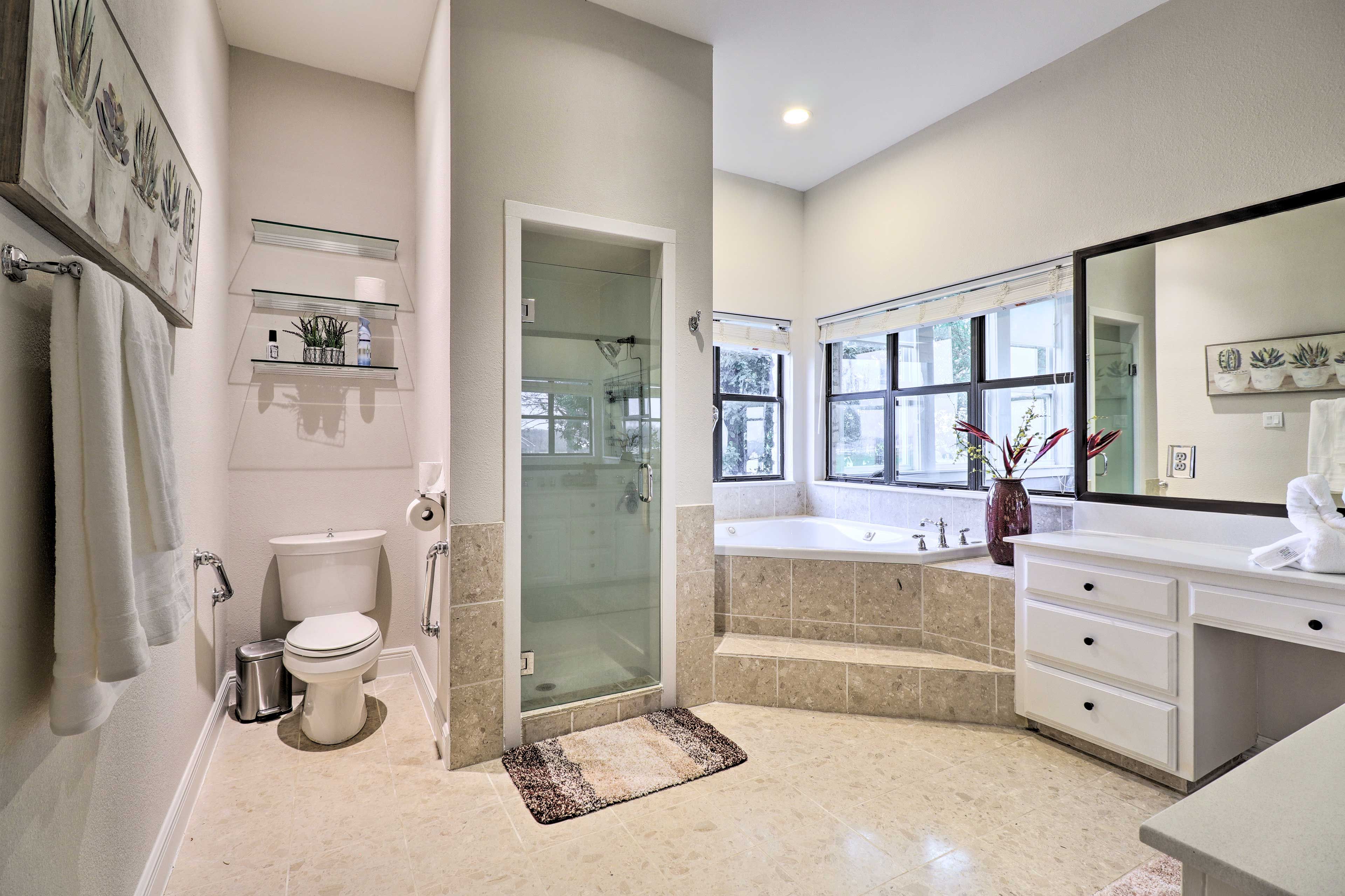 En-Suite Bathroom | 1st Floor | Jetted Tub