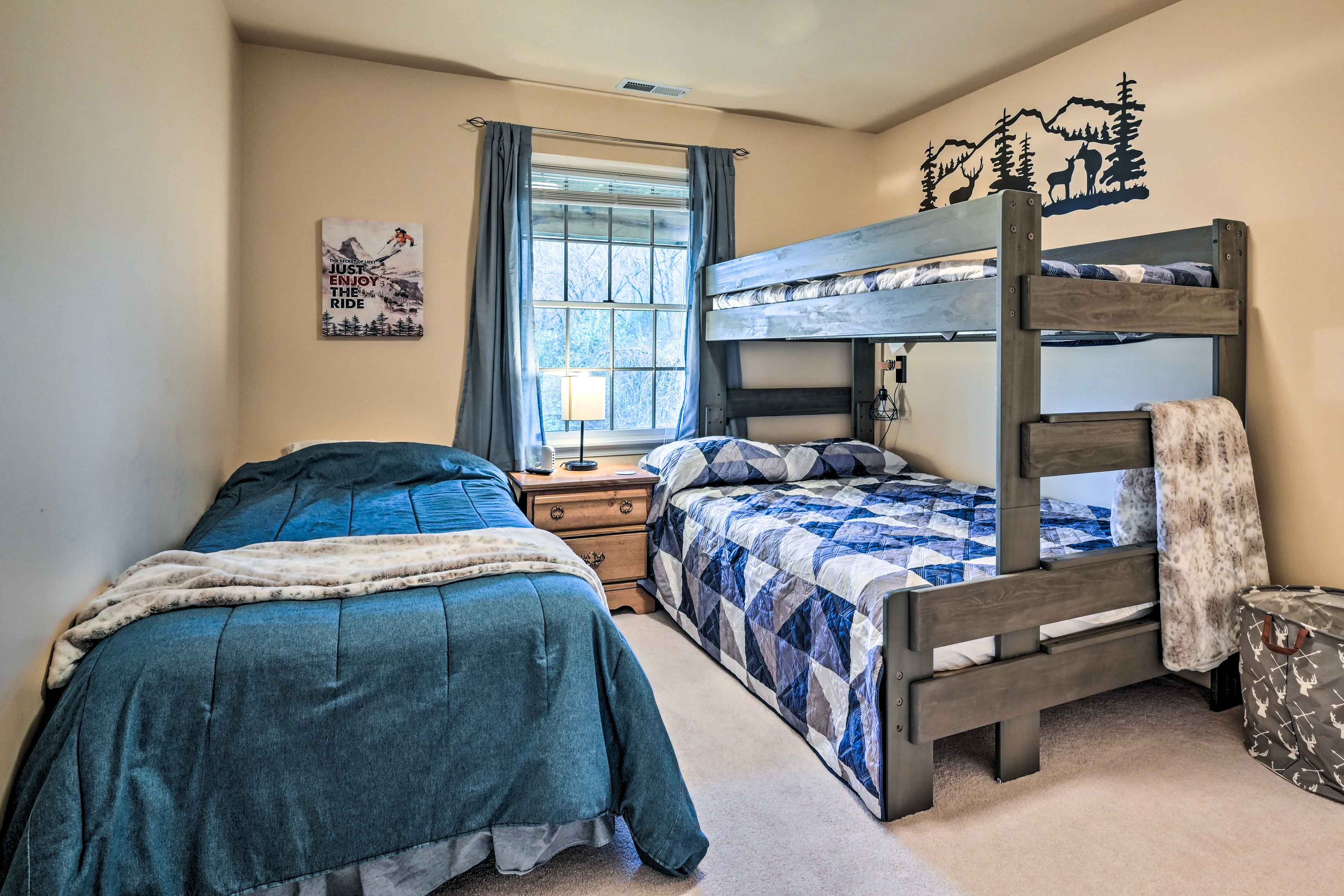 Bedroom 2 | Twin/Full Bunk Bed | Twin Bed | Lower Floor | Smart TV