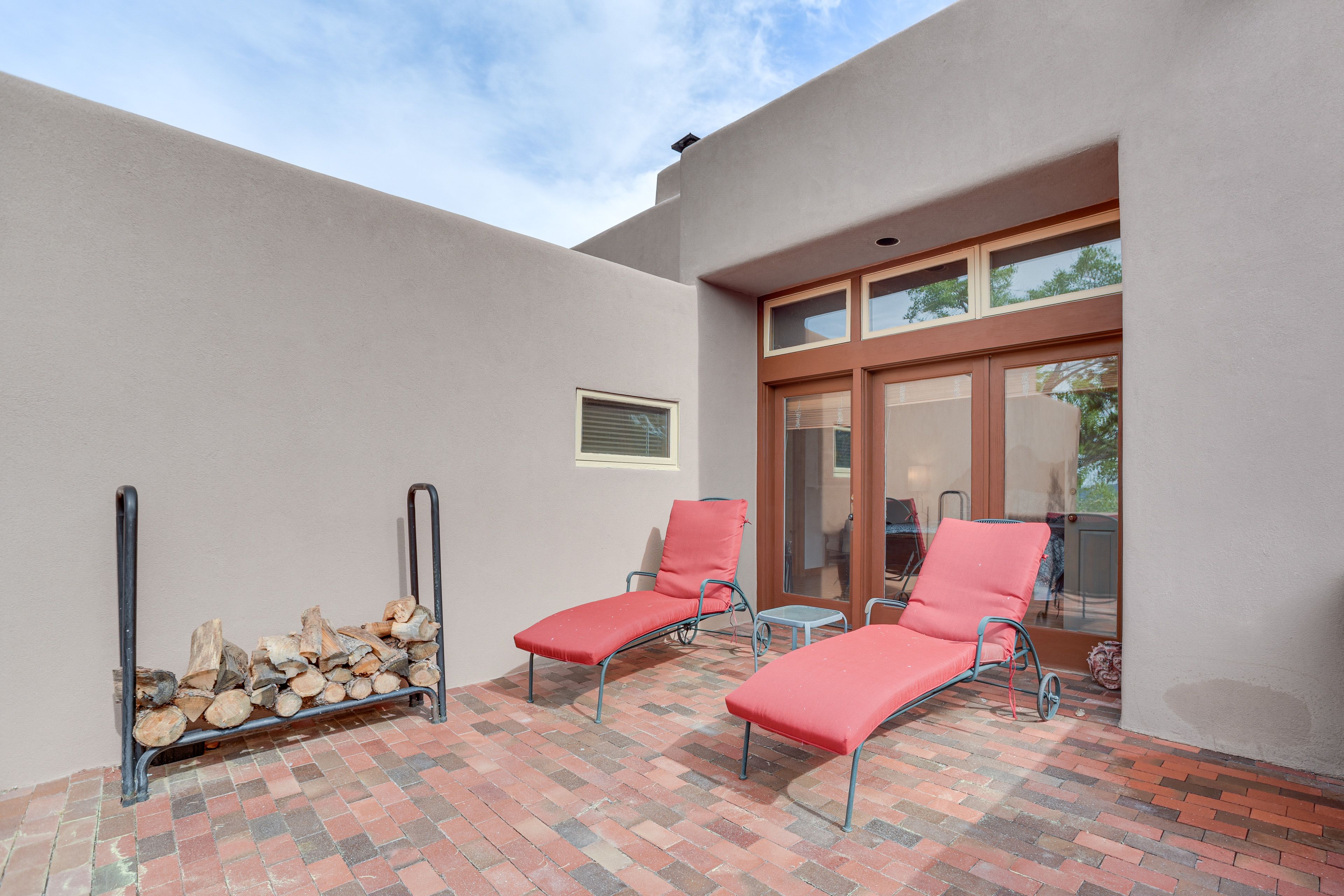 Patio | Loungers | Dining Area | Gas Grill