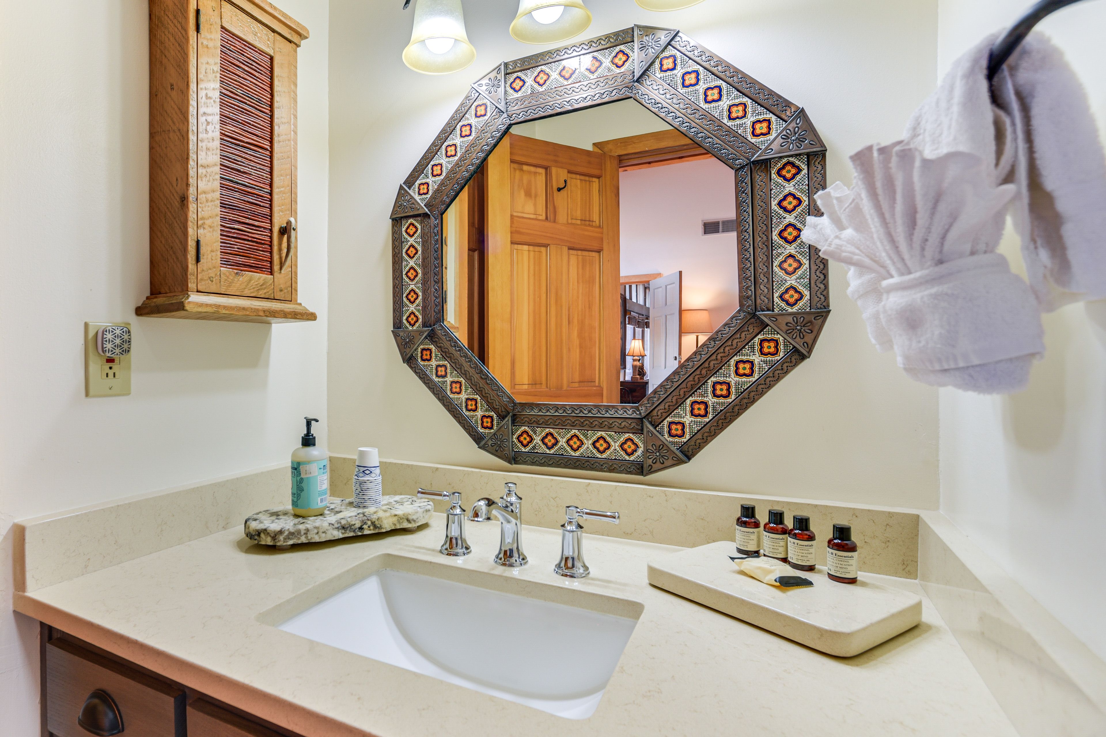 En-Suite Bathroom | Washer & Dryer