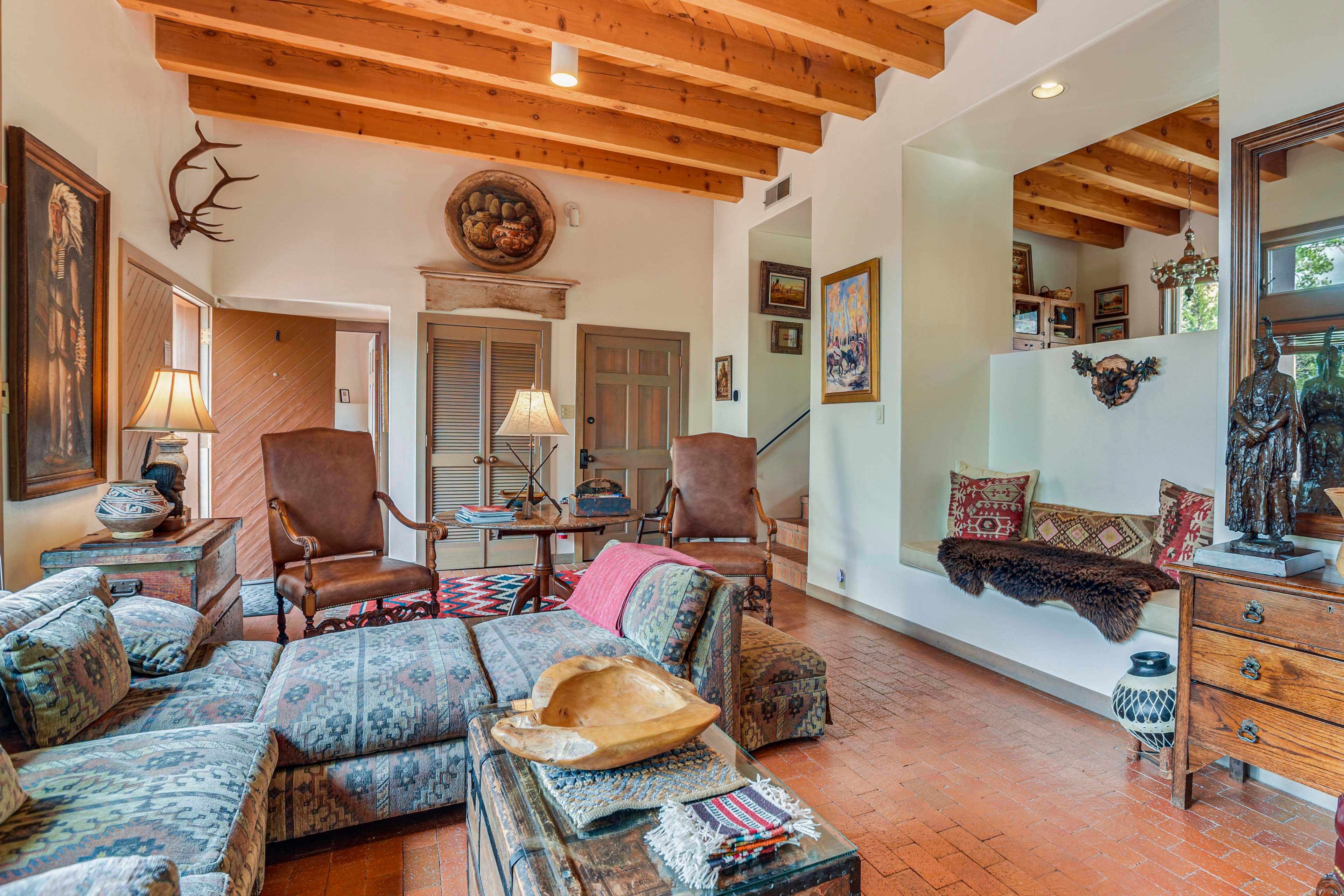 Living Area | Free WiFi