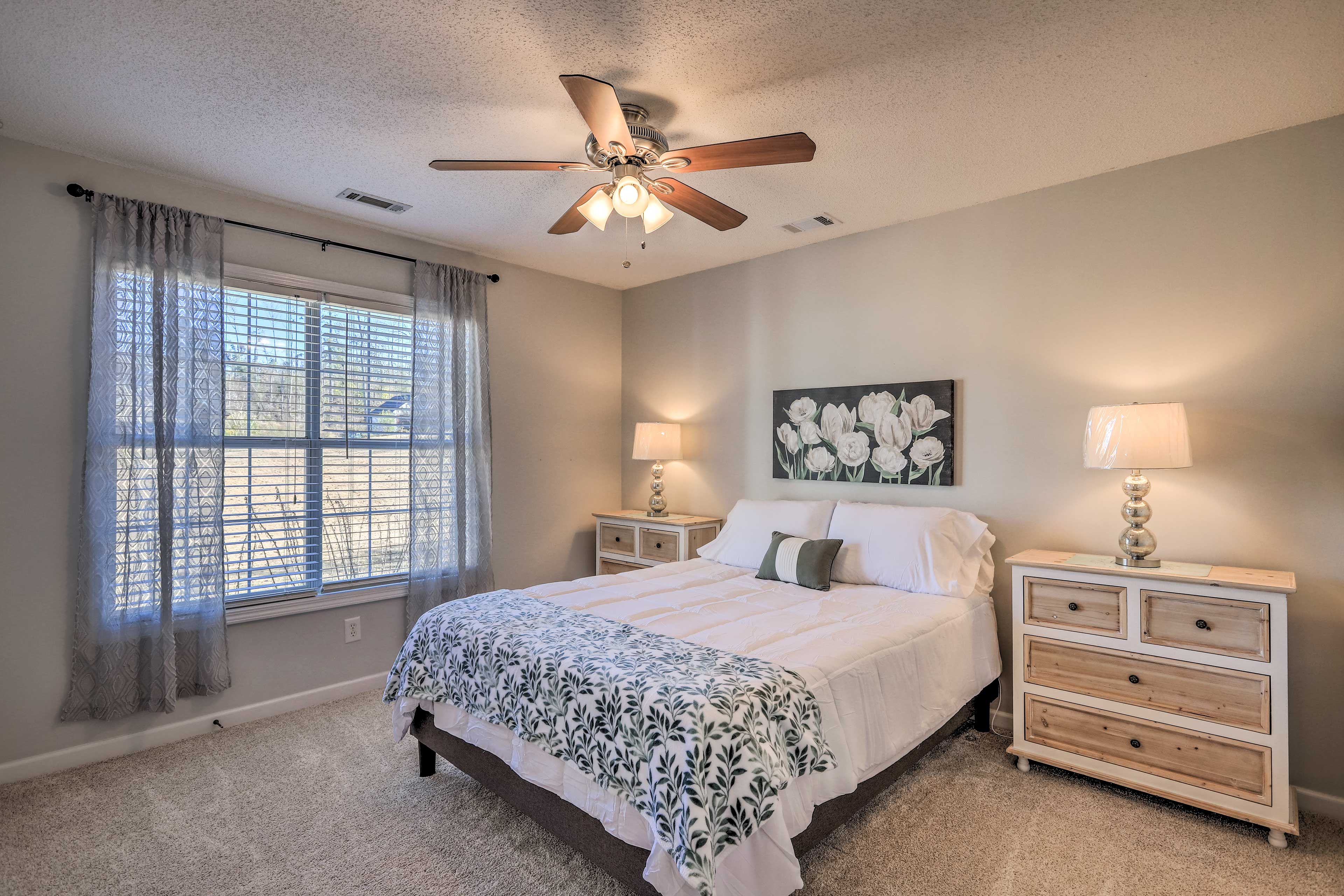 Bedroom 2 | Queen Bed | Walk-In Closet | Ceiling Fans