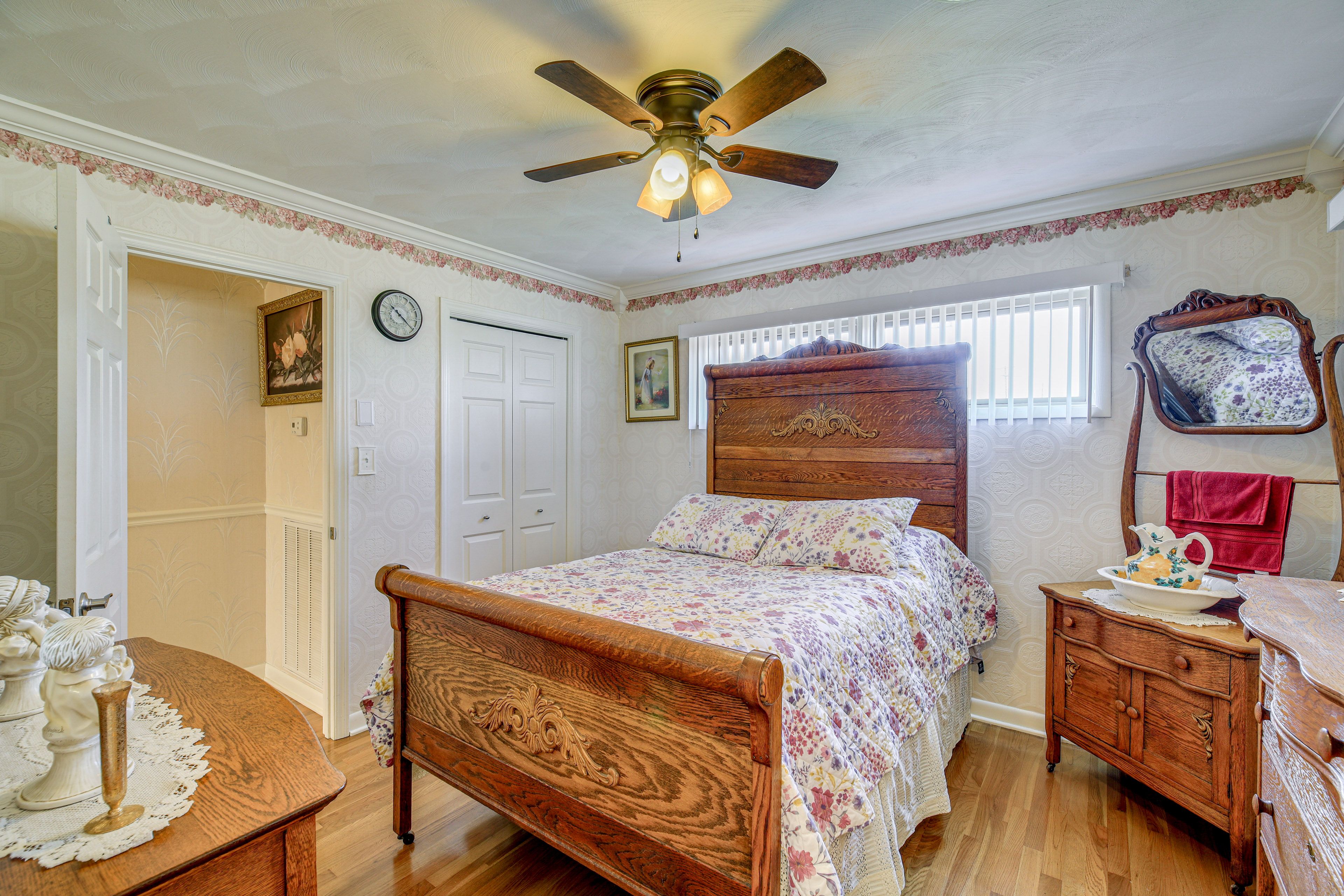 Bedroom 2 | Full Bed | En-Suite Bathroom