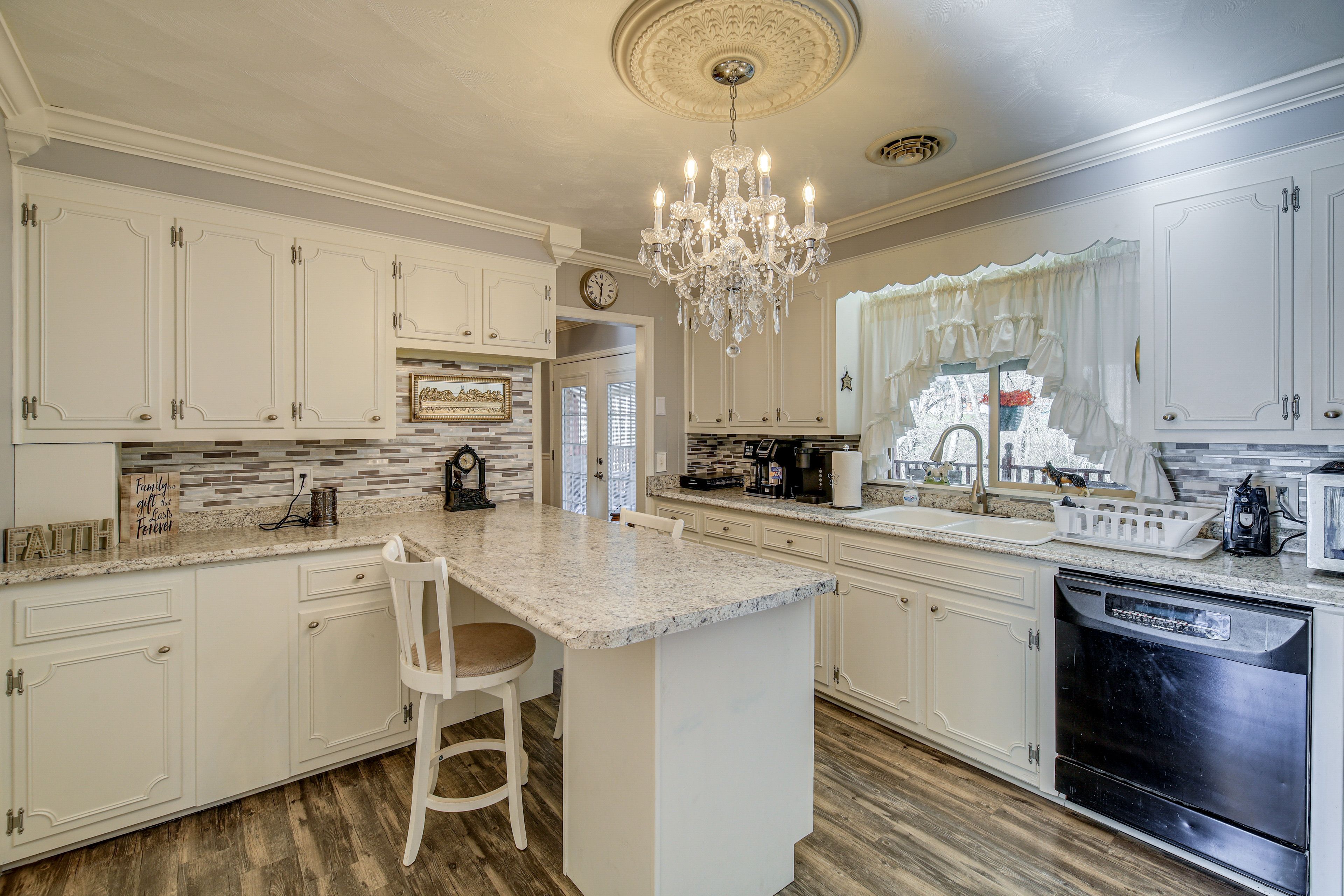 Kitchen | Single-Story Home