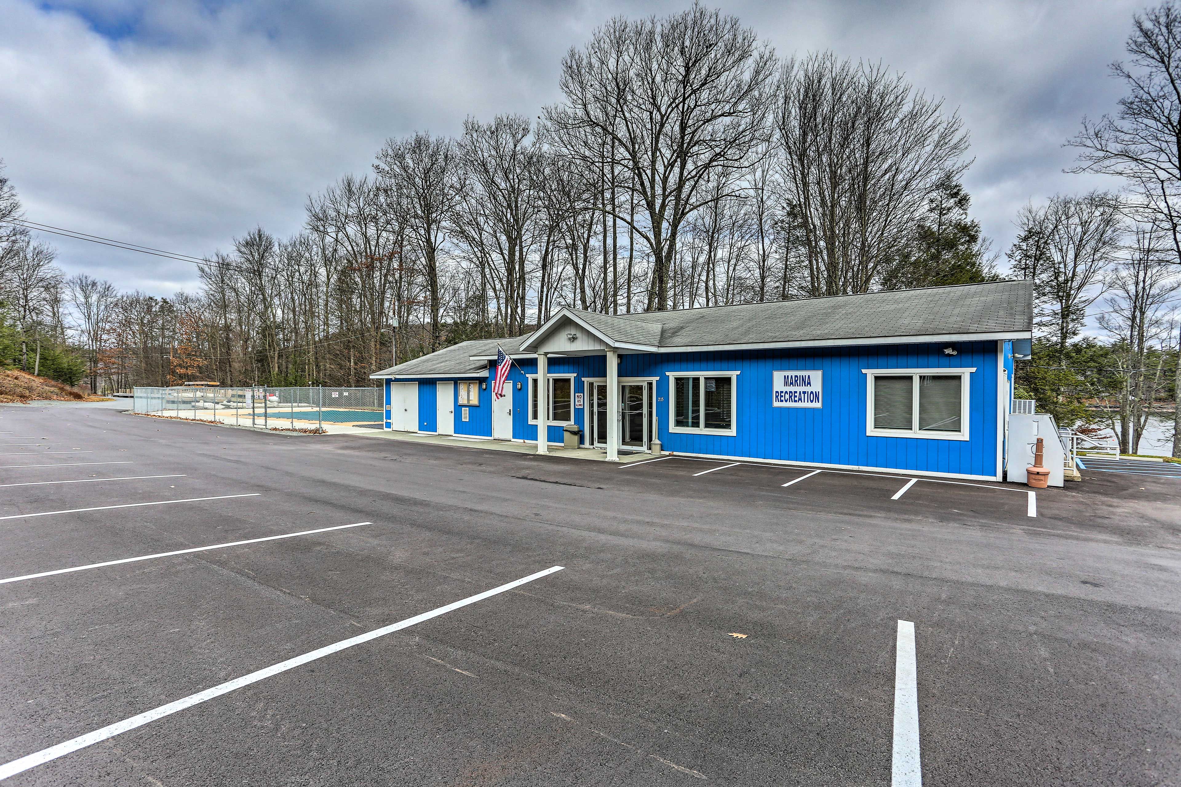 Community Recreation Center | Community Outdoor Pools