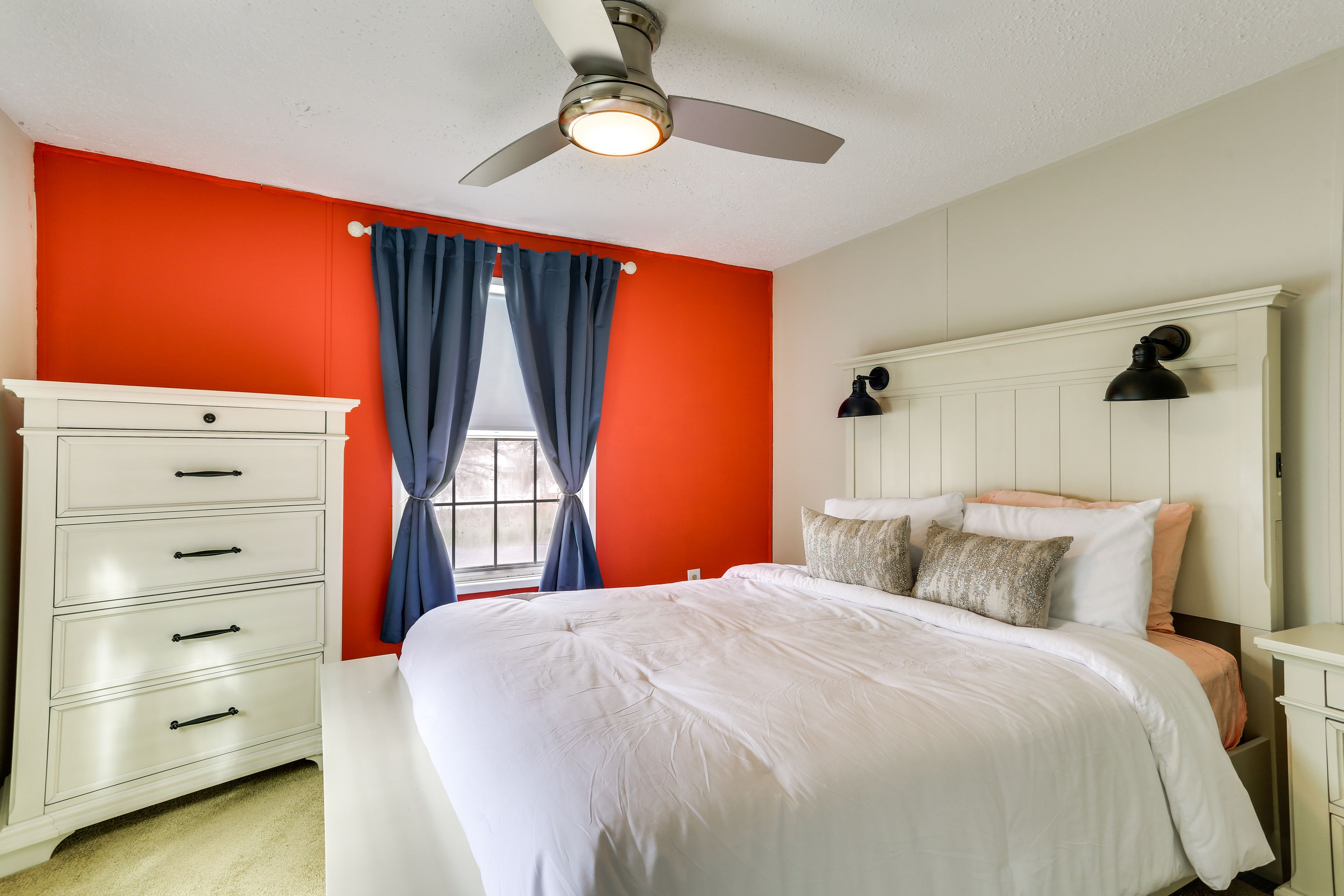 Bedroom 2 | Queen Bed