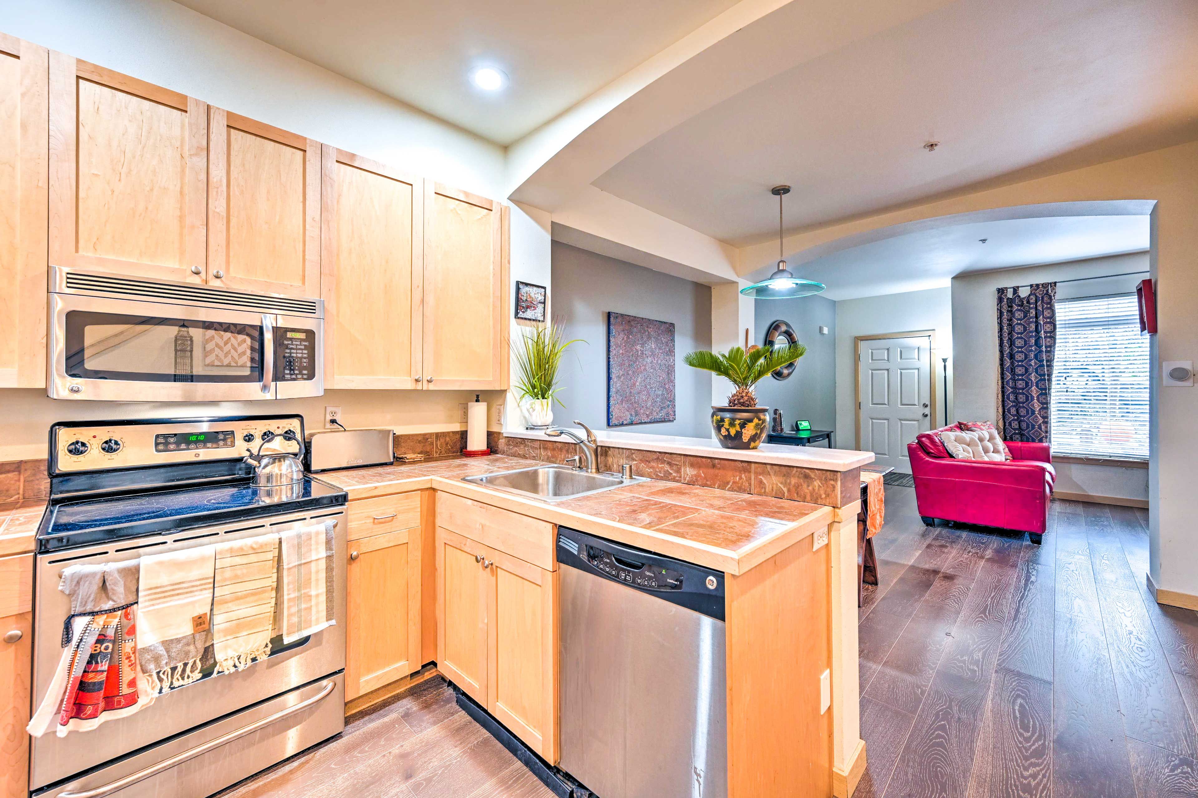 Seattle Vacation Rental | 3BR | 2.5BA | 1,100 Sq Ft | Steps Required to Access