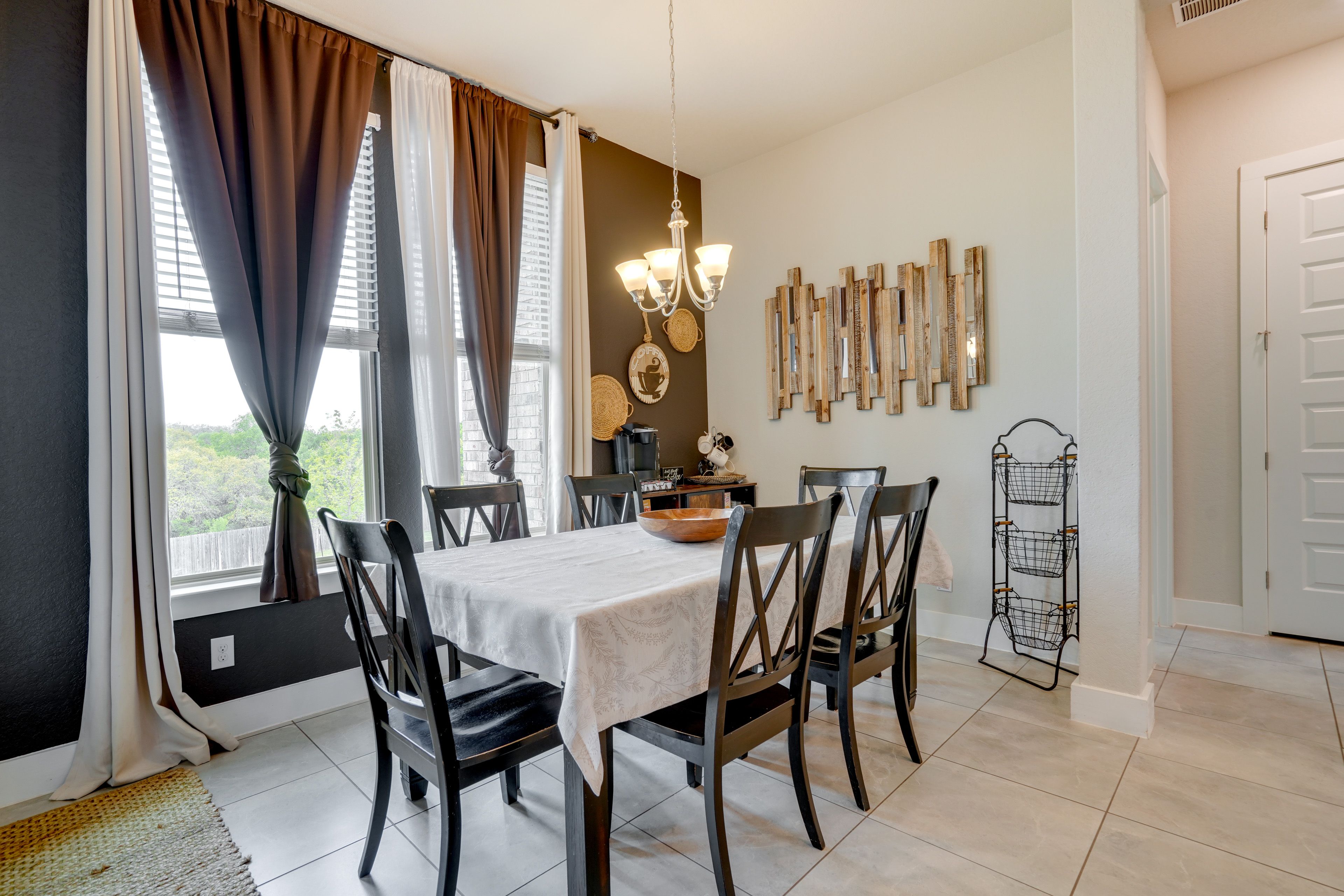 Dining Room | Dishware & Flatware Provided