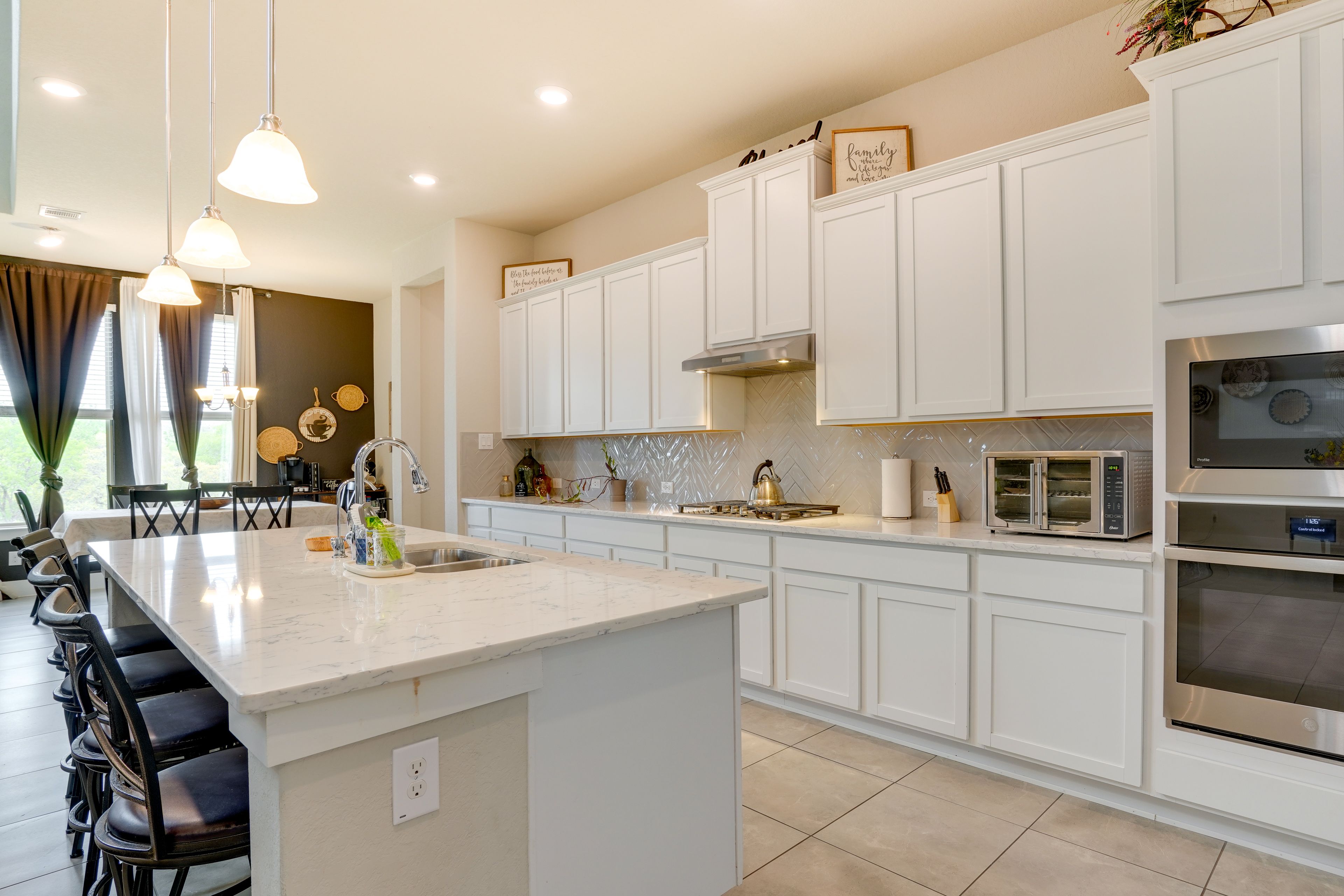 Kitchen | Spices | Keurig Coffee Maker & K-Cups