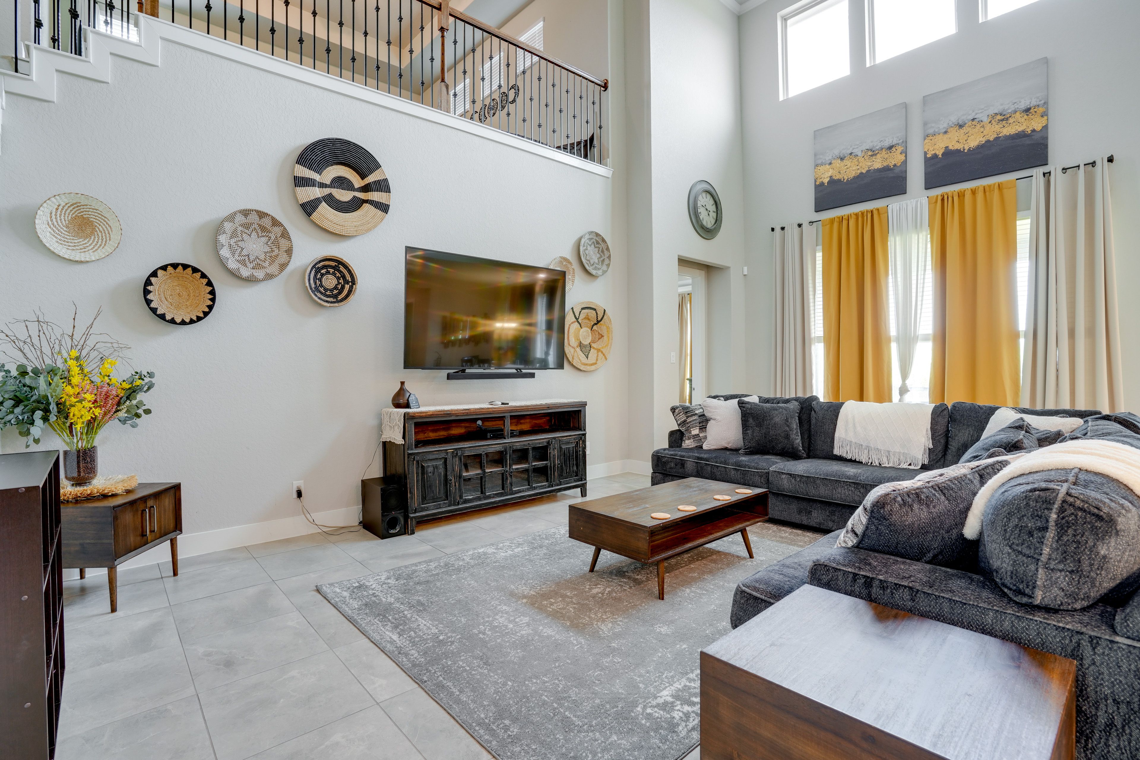 Living Room | Cable TV