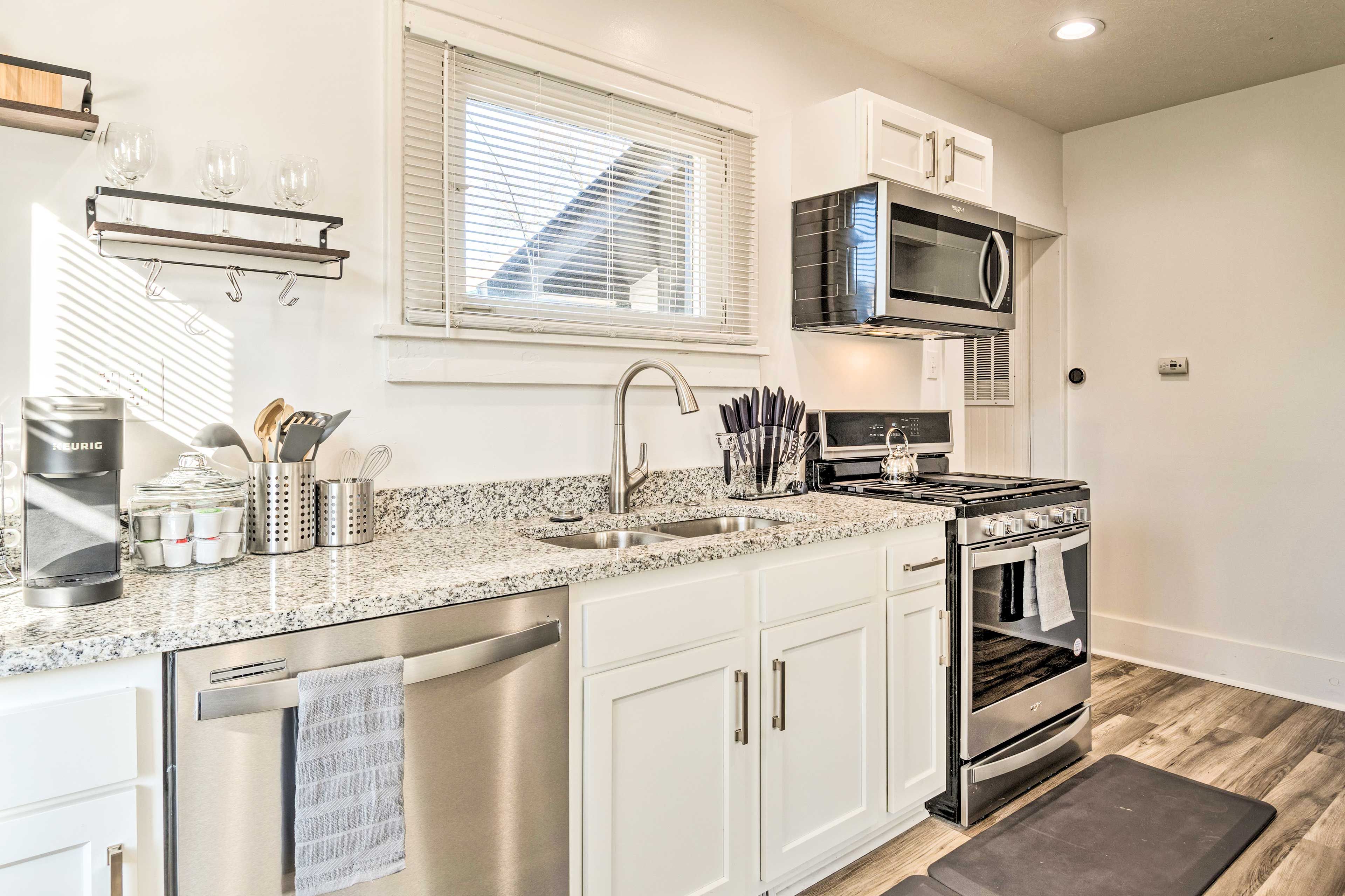 Kitchen | Dishware & Flatware | Complimentary Spices