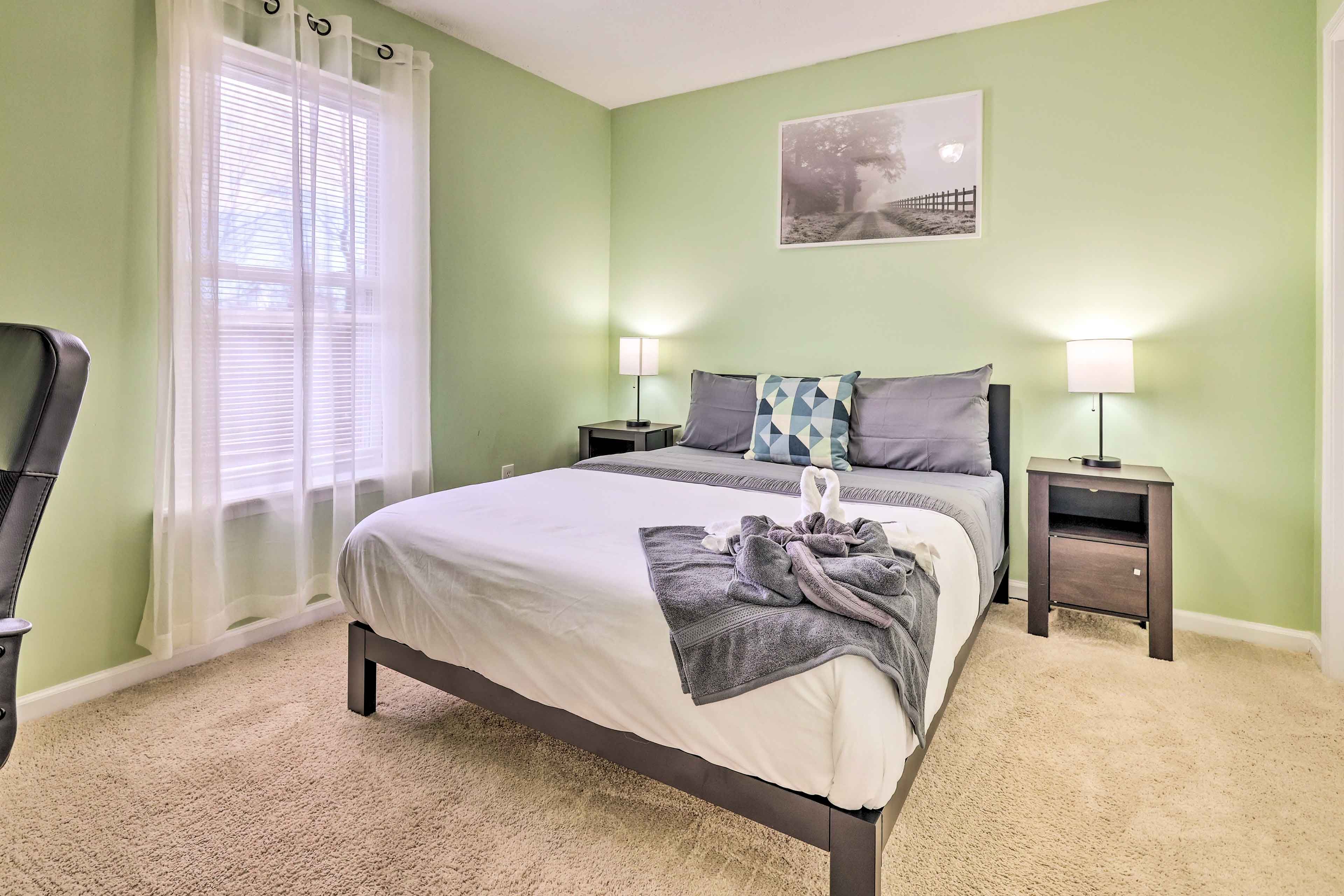 Bedroom 2 | Queen Bed | 2nd Floor