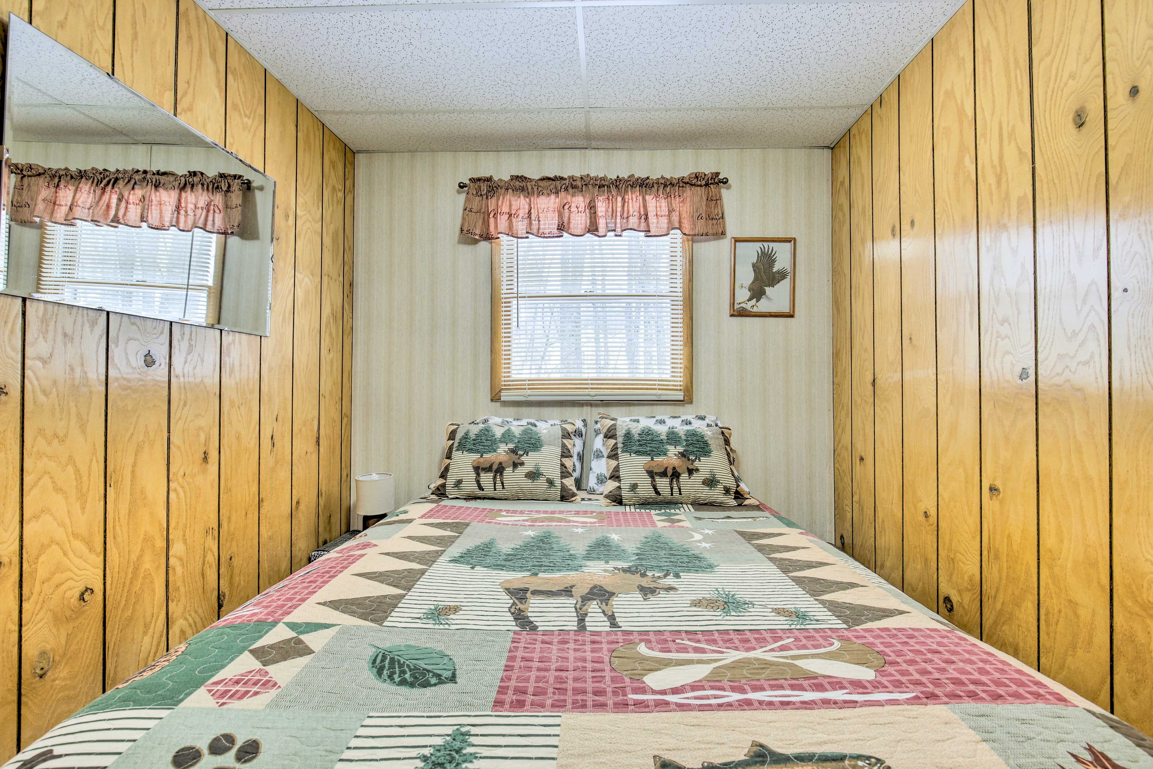 Bedroom 1 | Queen Bed | No WiFi | Limited Cell Service