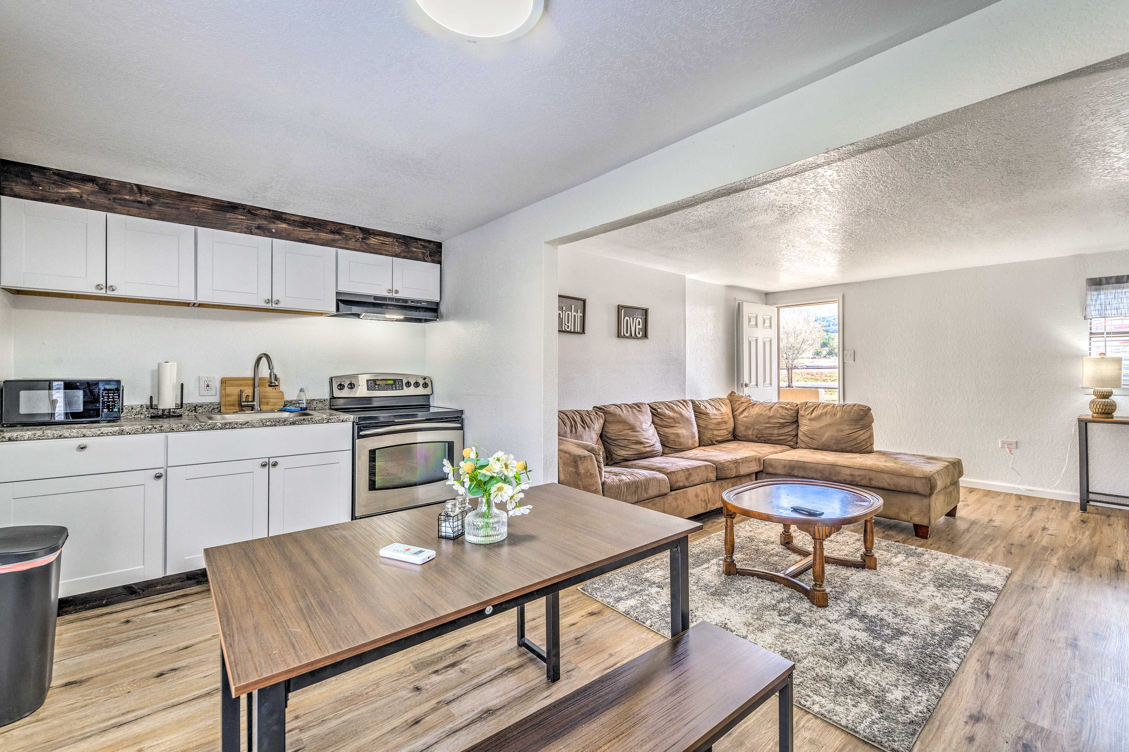 Ruidoso Downs Vacation Rental | 1BR | 1BA | Step-Free Entry | 750 Sq Ft