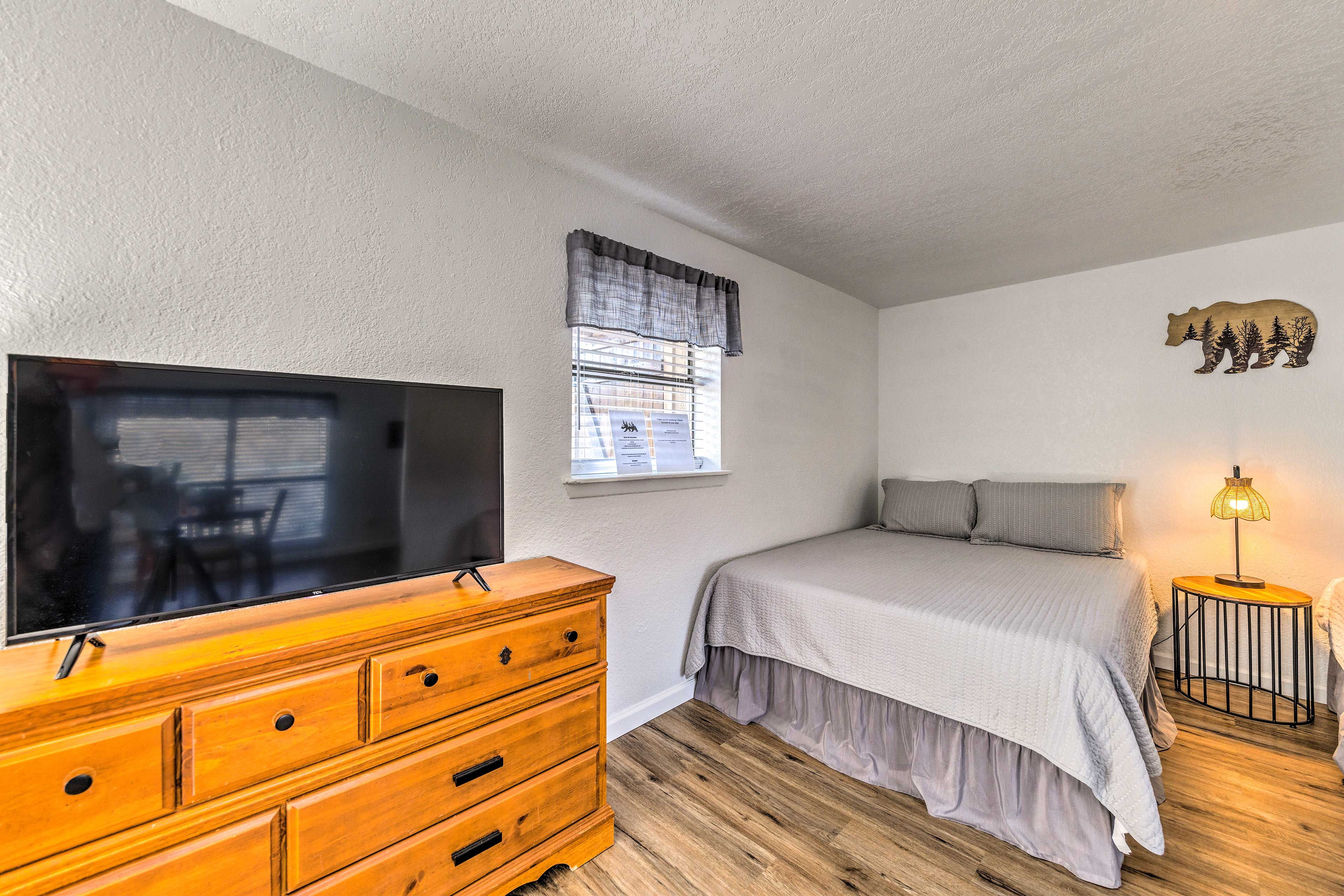 Studio | 2 Queen Beds | Full Sleeper Sofa | Linens Provided