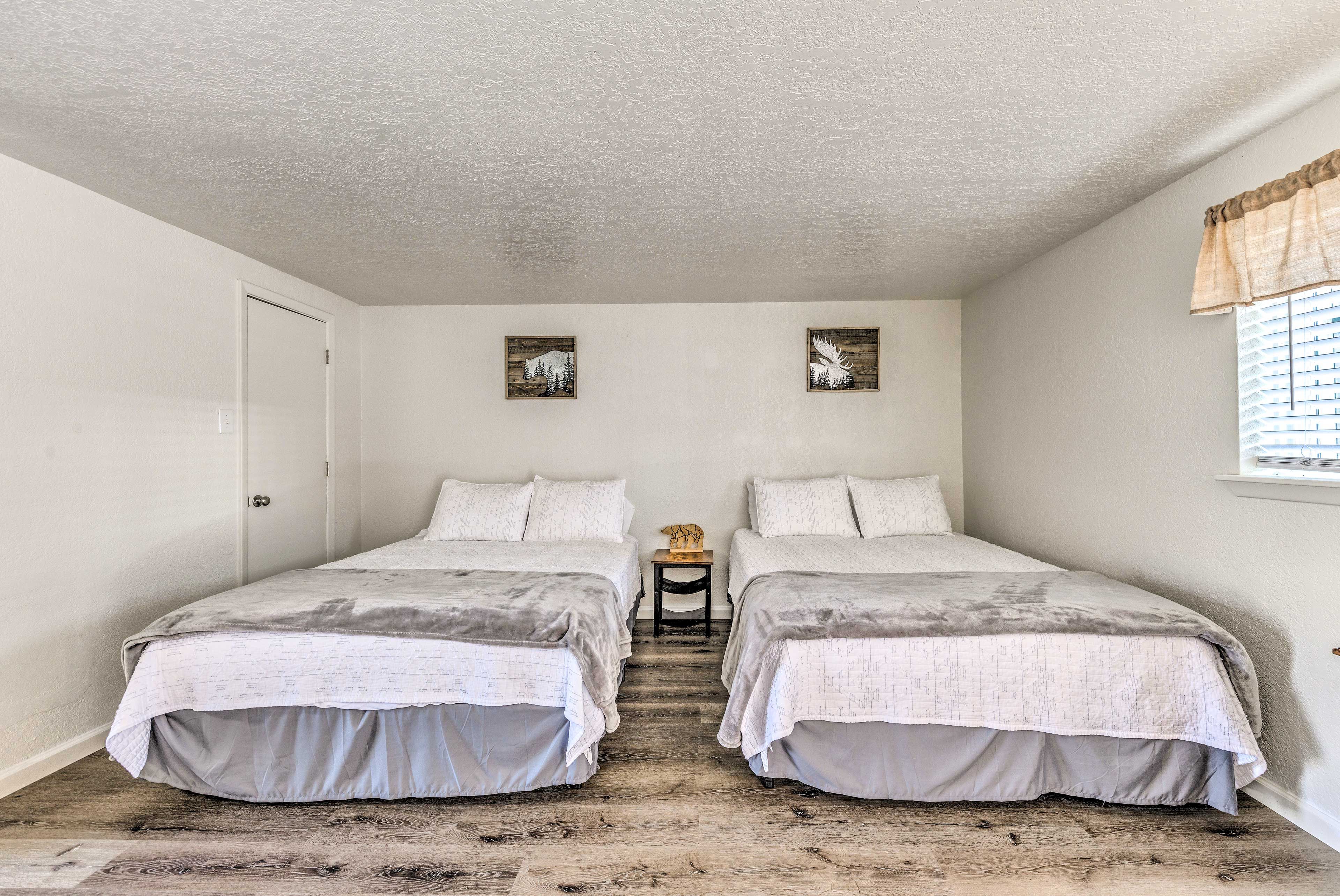 Studio | 2 Queen Beds | Linens Provided