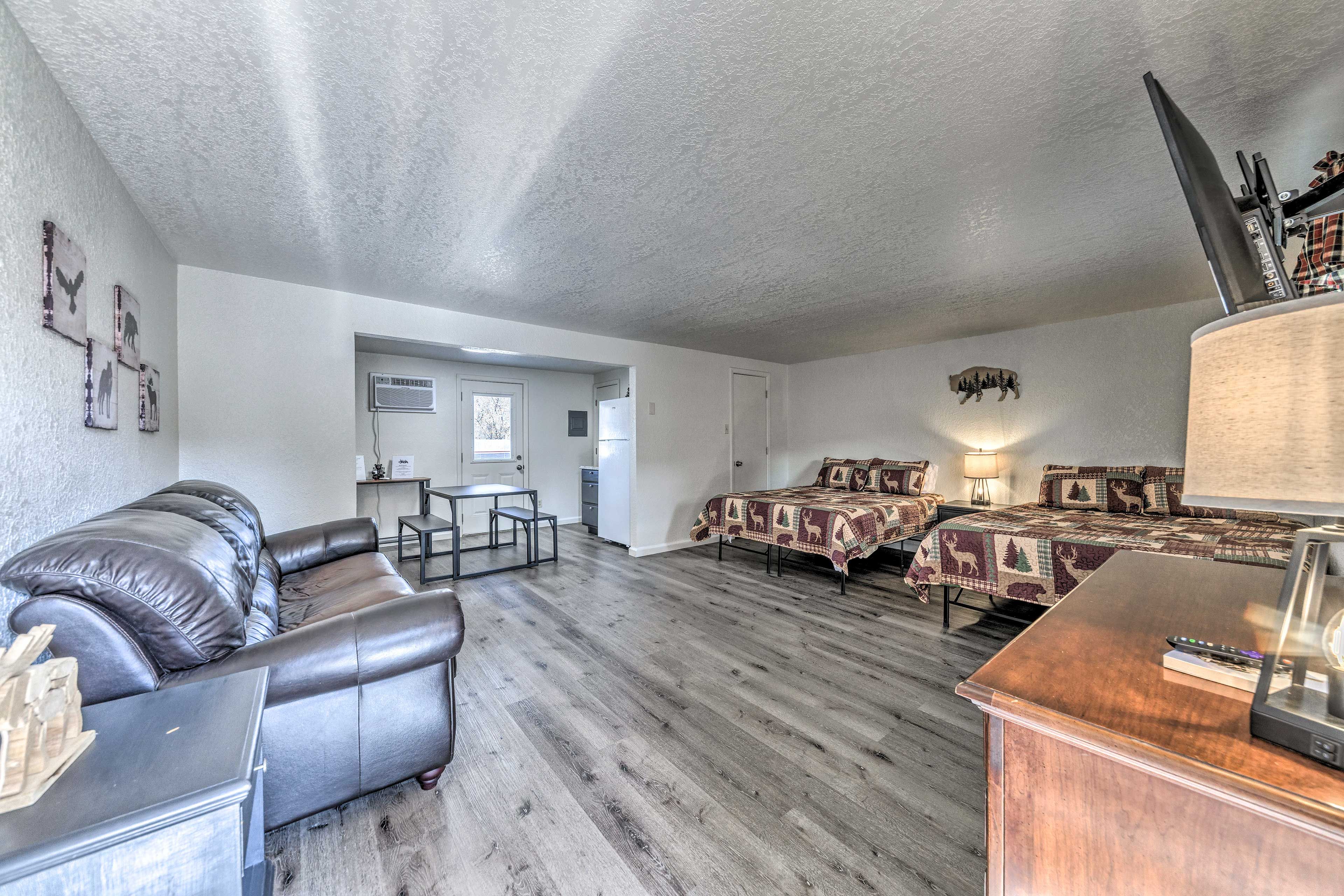Studio | Smart TV | Wall A/C Unit | Electric Heating