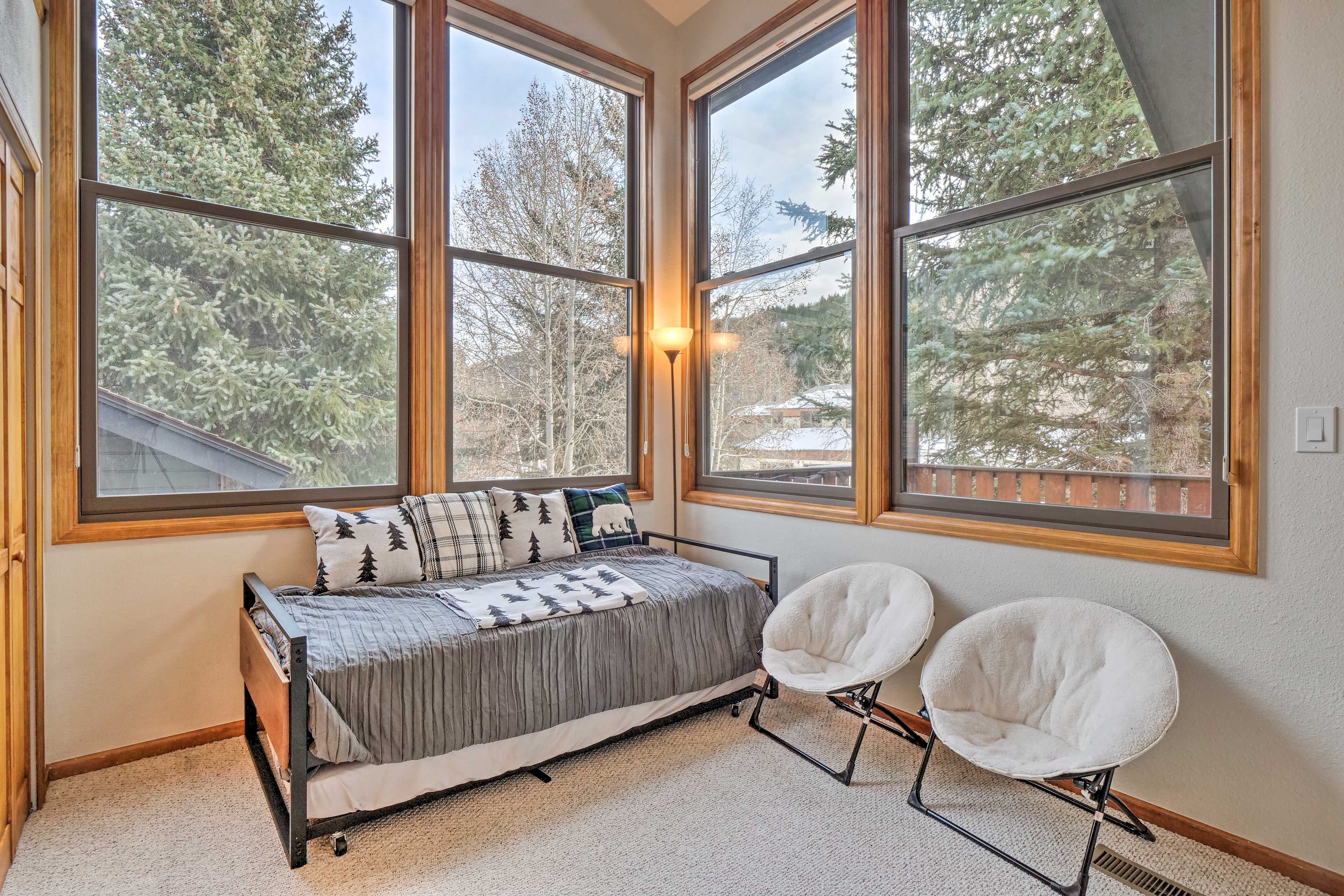 Bedroom 5 | Twin Bed | Twin Trundle | 2nd Floor | Deck Access