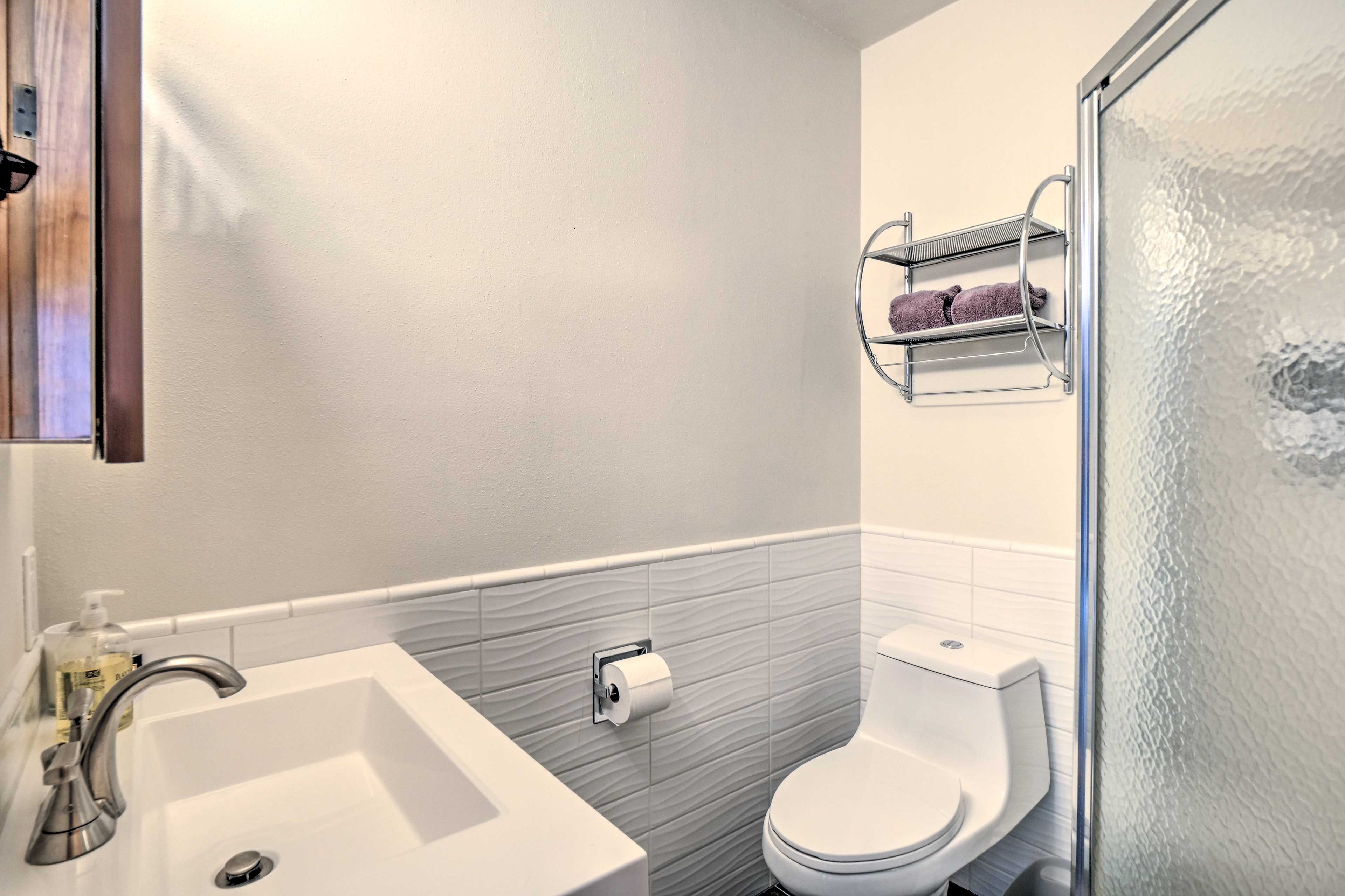 En-Suite Bathroom | Towels Provided