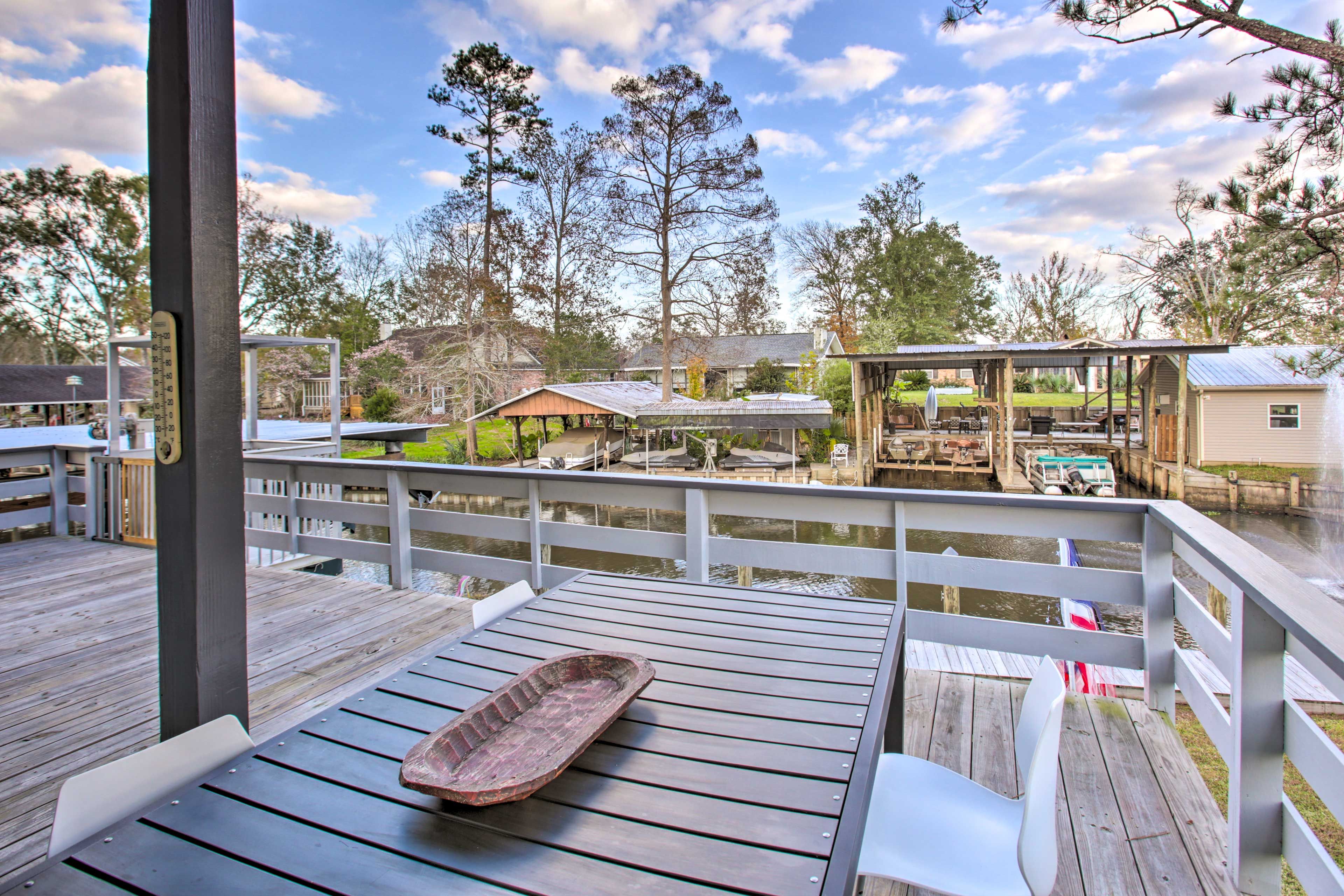 Deck | 1,100-Sq-Ft House